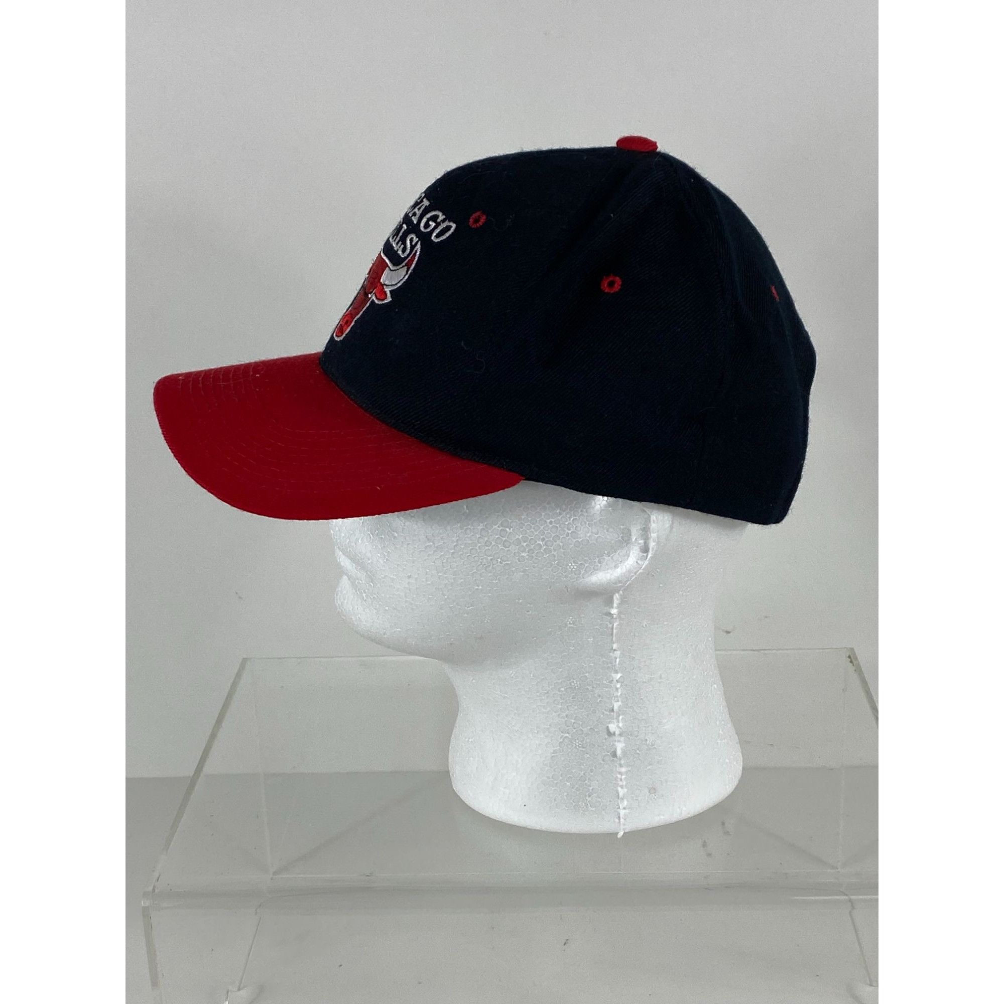 NBA × Vintage VTG G.C.C. Cap NBA Chicago Bulls Embroidered Snapback Hat Bl Size ONE SIZE - 2 Thumbnail