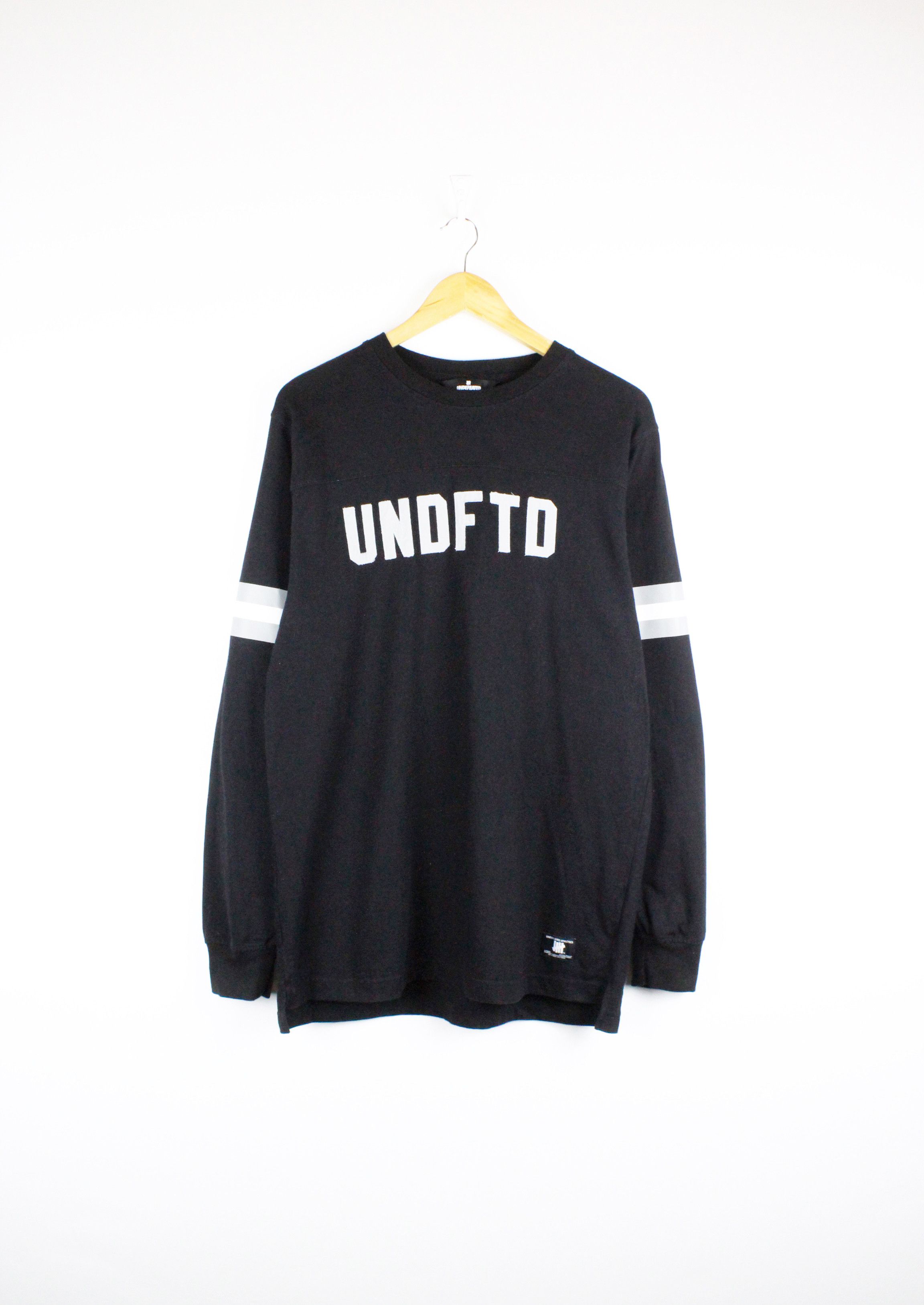Undefeated Undefeated Logo Baseball Jersey Style Long Sleeve T-shirt Size US L / EU 52-54 / 3 - 1 Thumbnail