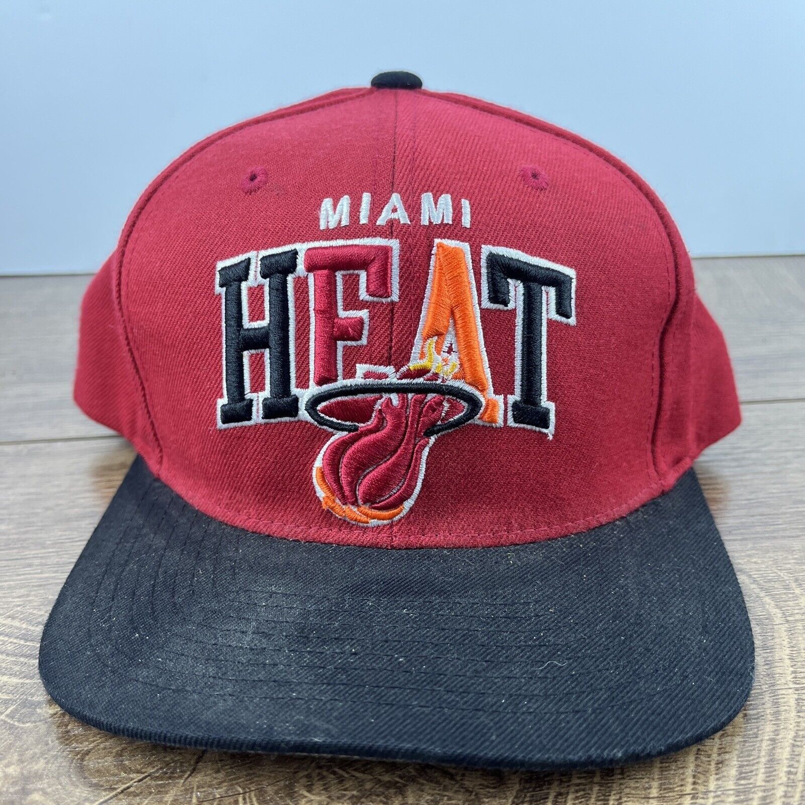 Mitchell & Ness Miami Heat Hat Mitchell & Ness Miami Red Hat Adjustable Adul Size ONE SIZE - 2 Thumbnail