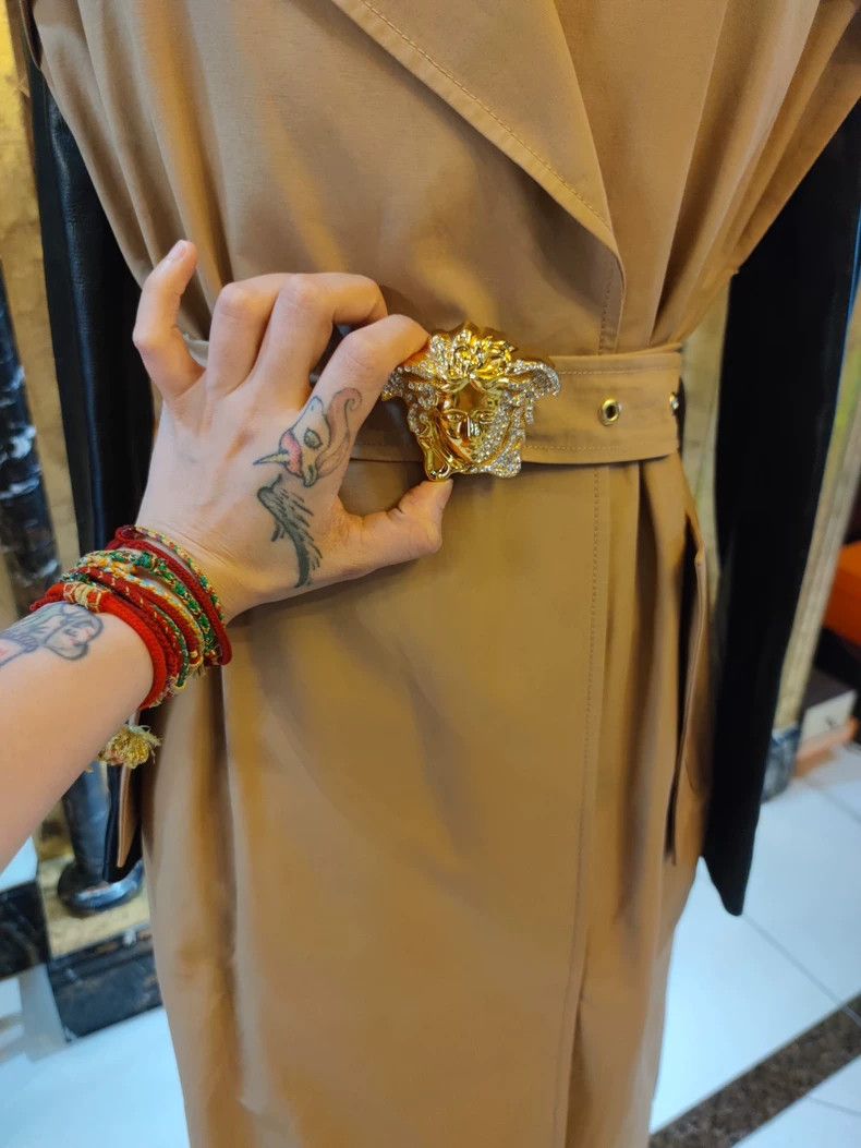 Versace Versace Rhinestone Medusa three-dimensional belt trench co Size M / US 6-8 / IT 42-44 - 6 Thumbnail