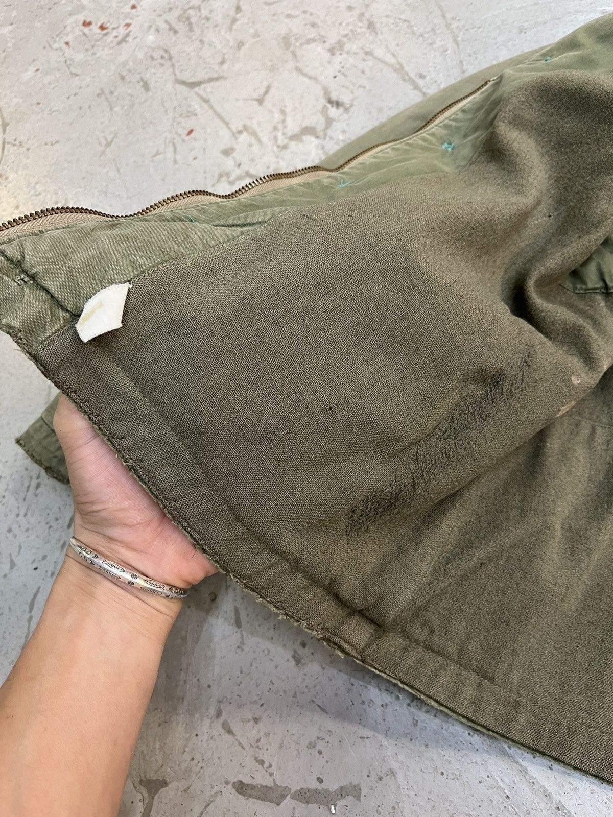 Vintage Perfect sun faded and Distressed 40s US NAVY N4 jacket Size US L / EU 52-54 / 3 - 11 Thumbnail
