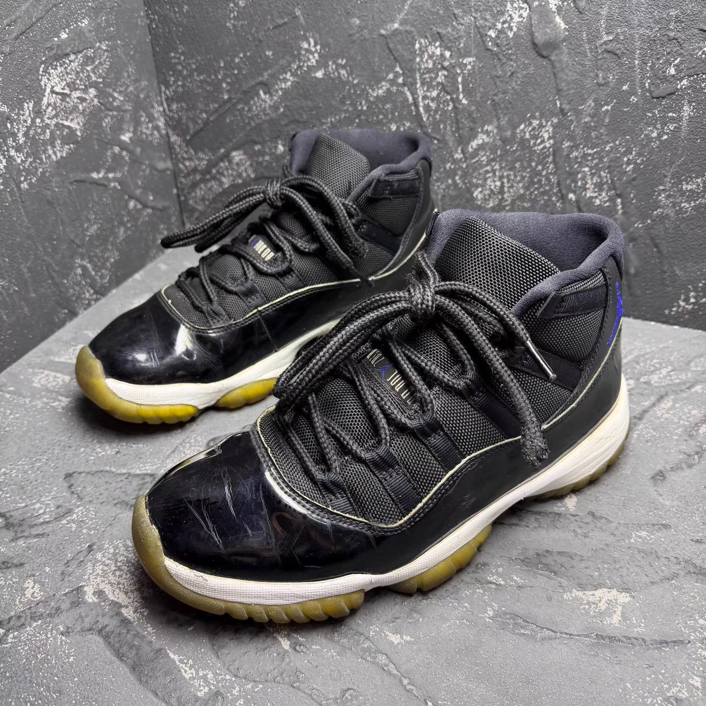 Nike Air Jordan 11 Space Jam Q10 Size US 8 / EU 41 - 1 Thumbnail