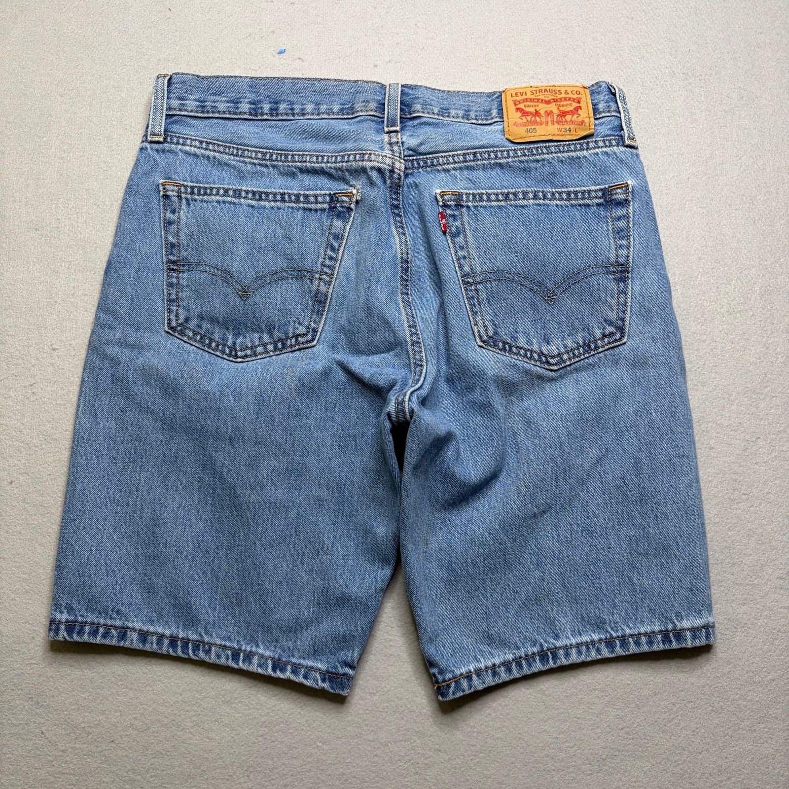 Levi's Levi’s 405 Denim Shorts Men’s W34 Regular Fit Jean Shorts Size US 34 / EU 50 - 1 Thumbnail