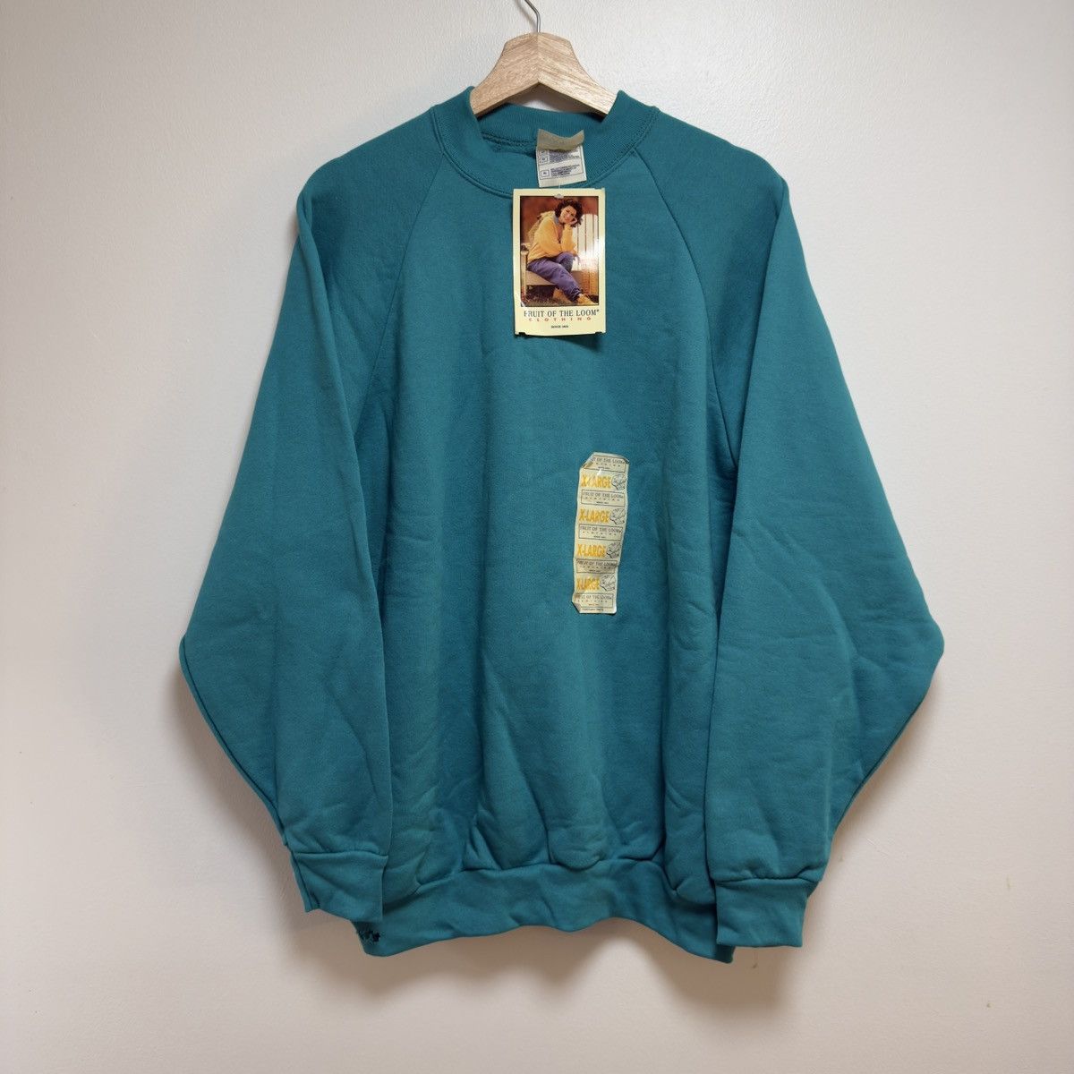 Fruit Of The Loom Vintage 90s FOTL Blank Raglan Crewneck Deadstock XL Size US XL / EU 56 / 4 - 1 Thumbnail