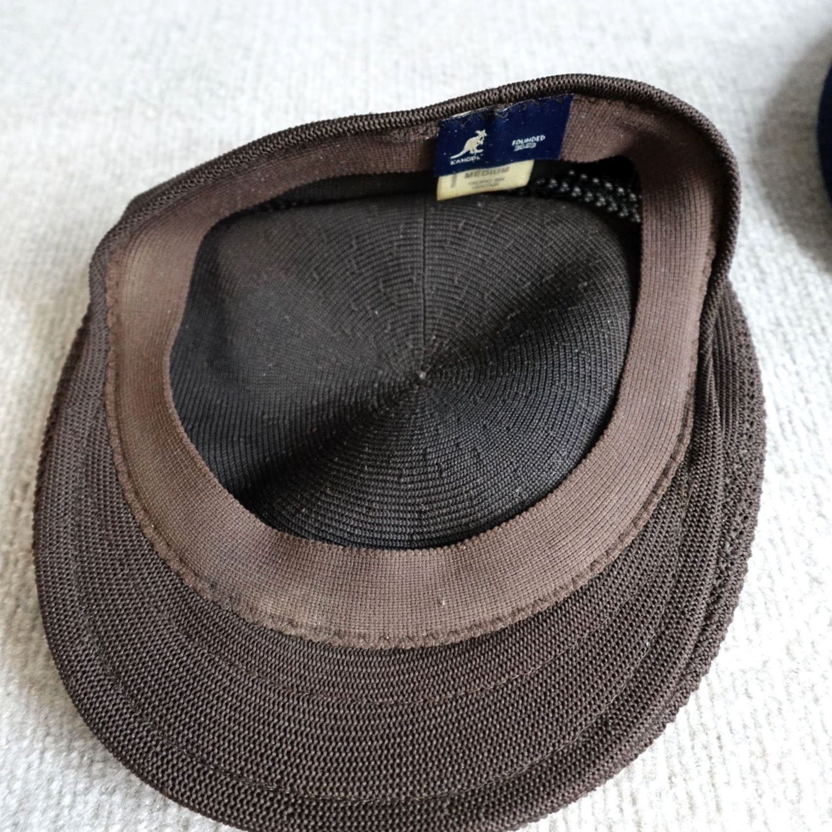 Kangol VINTAGE Kangol Hat Lot Medium Brown Blue Newsboy Tropic 504 Ventair KnIT Newsboy Cap Men M Blue Kangol Hat Lot Size ONE SIZE - 3 Thumbnail