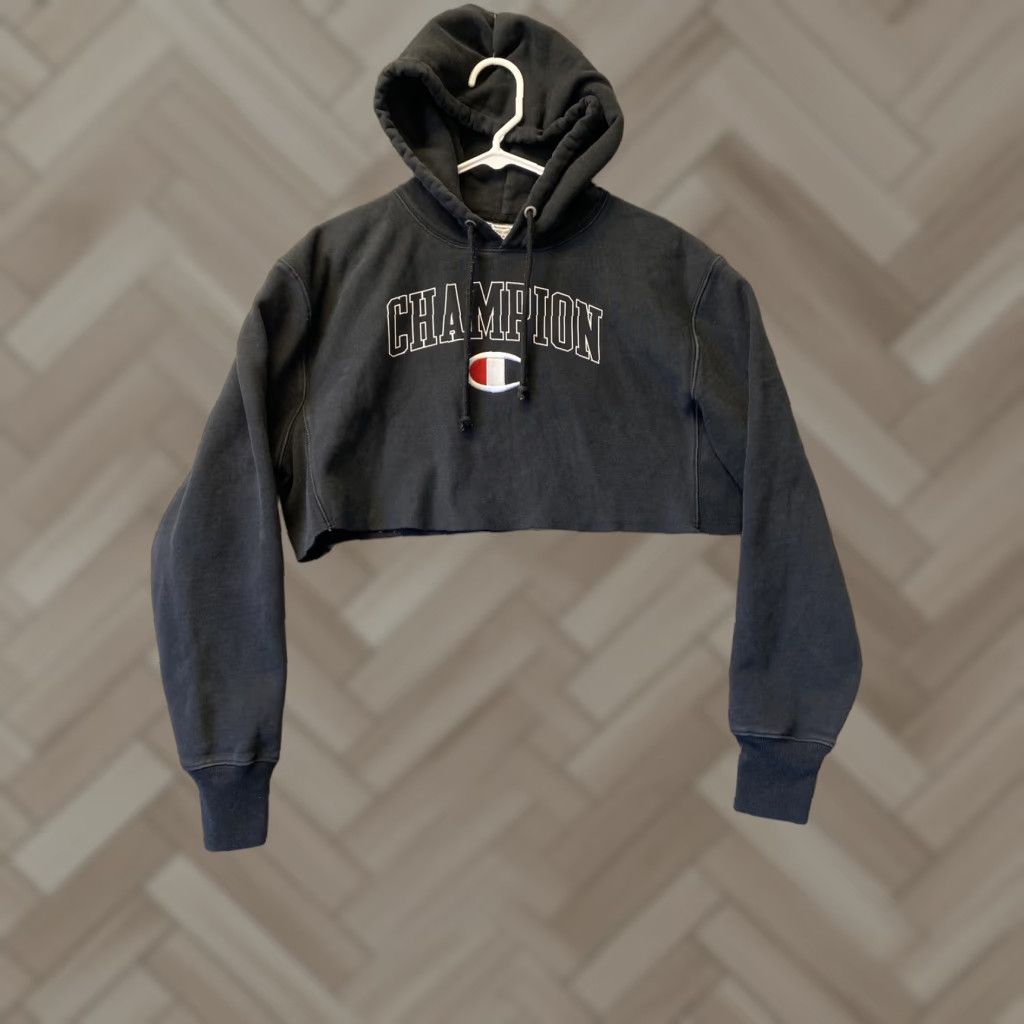 Champion Champion Hoodie Black Cropped Hoodie Sweatshirt Size Small womens /56-42 Reversible Product Line: Champion Reverse Weave Size S / US 4 / IT 40 - 1 Thumbnail