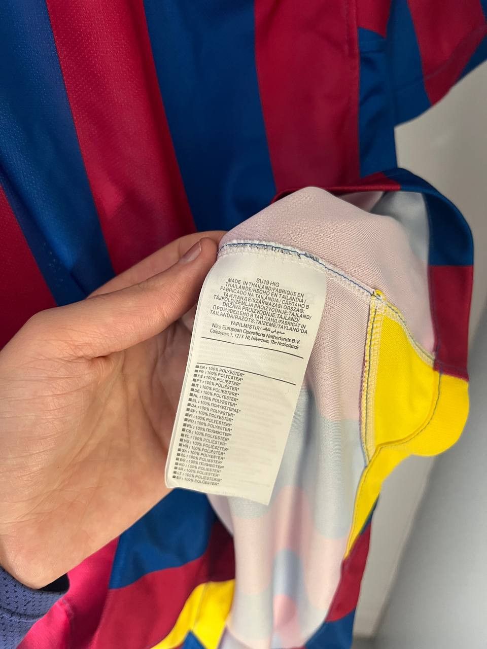 Nike VINTAGE NIKE FC BARCELONA SPAIN SOCCER JERSEY RETRO 90s Y2K Size US M / EU 48-50 / 2 - 5 Thumbnail