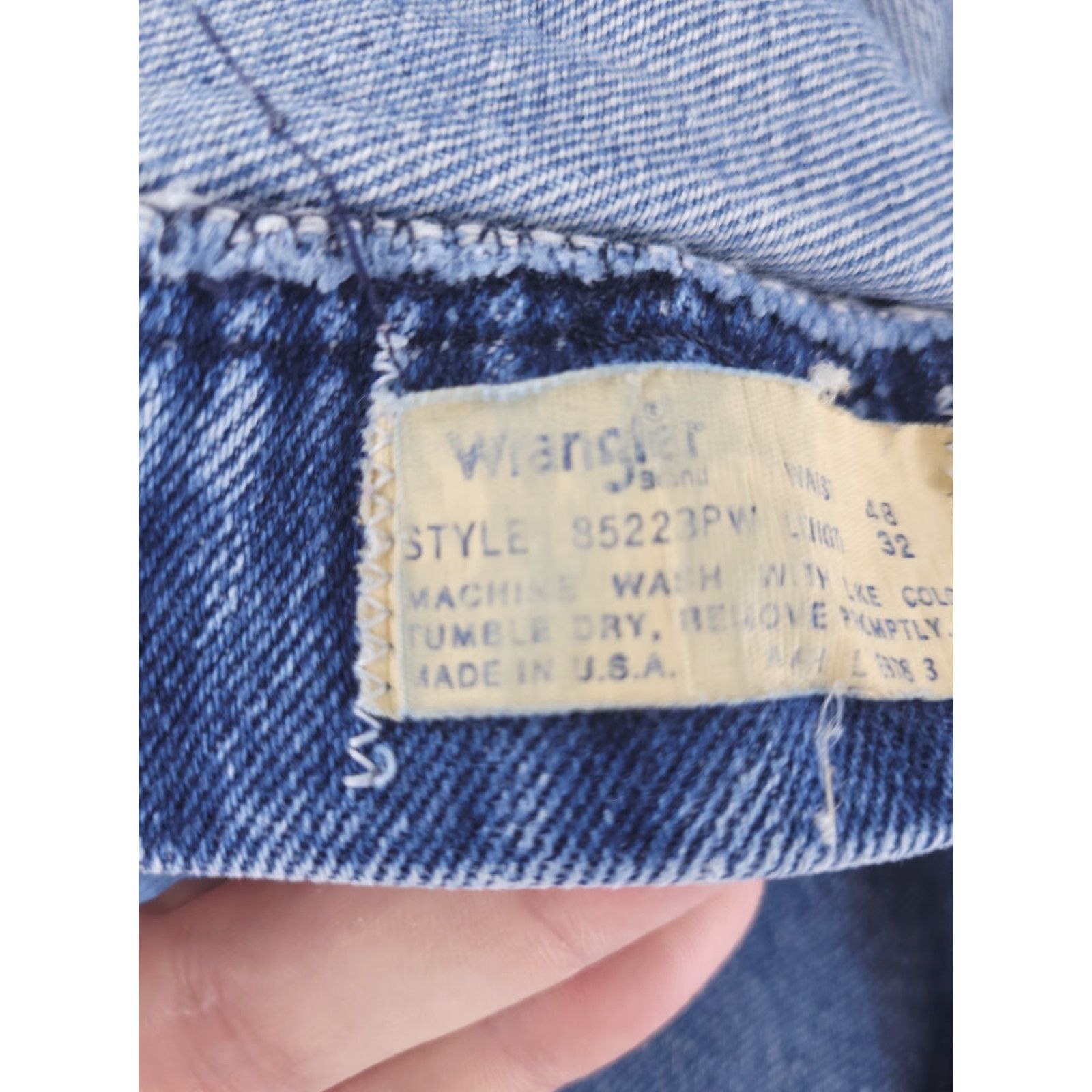 Wrangler VINTAGE Wrangler Jeans Mens 44x31 Blue USA Denim Relaxed Fit Straight Jeans Mens Blue USA 44x31 Size US 44 / EU 60 - 5 Thumbnail