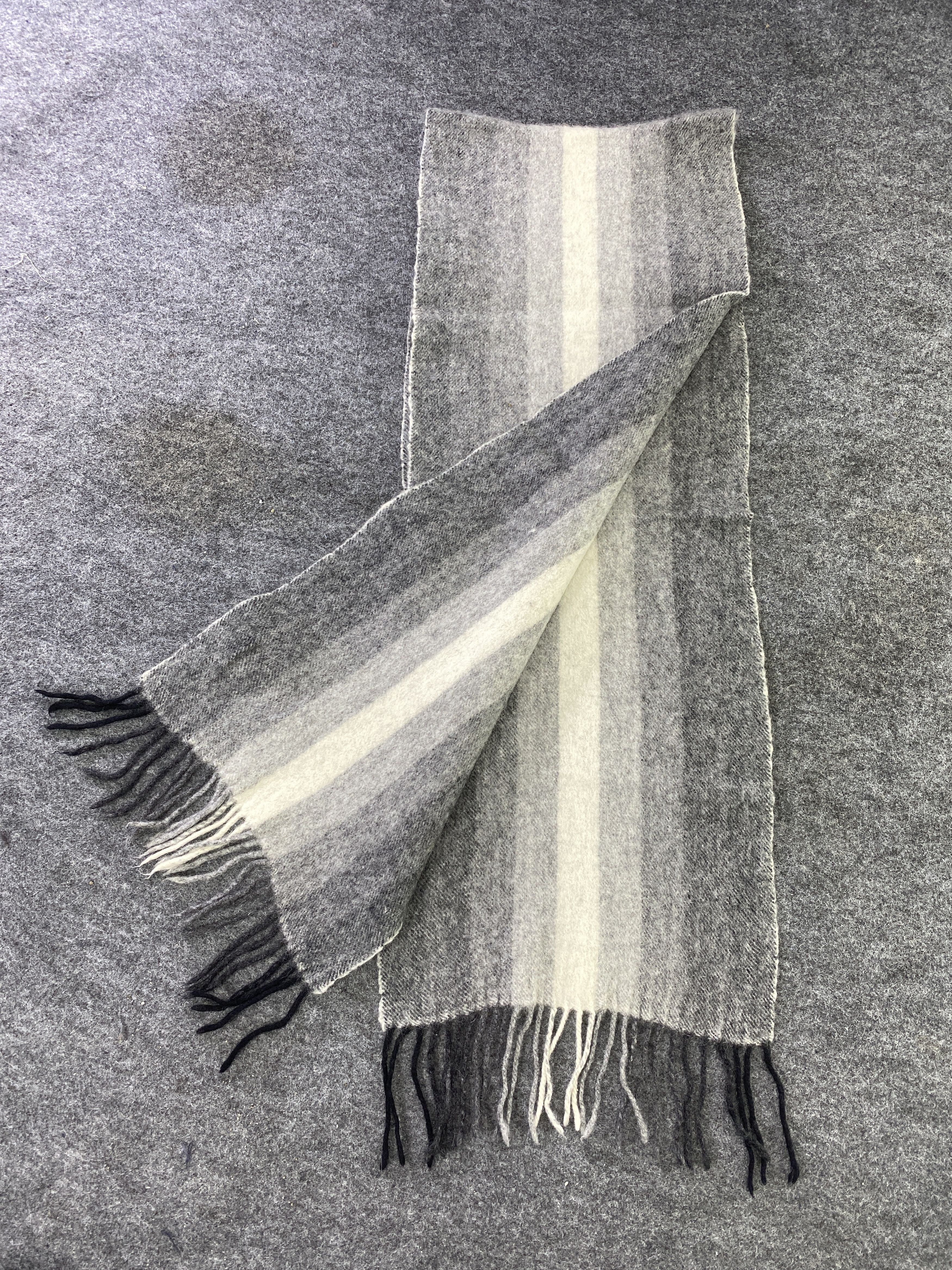 Designer Edinburgh Wool Scarf / Muffler / Neckwear -T542 Size ONE SIZE - 3 Thumbnail