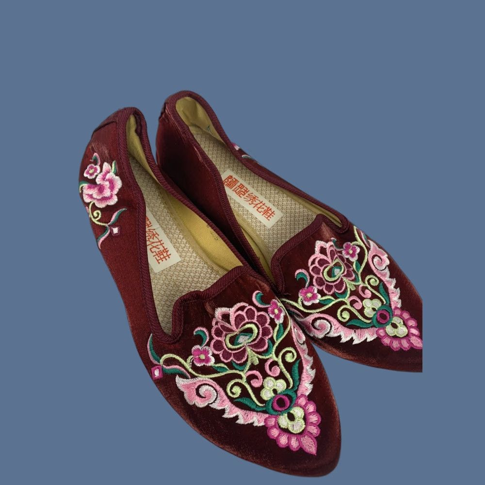 Vintage VINTAGE 8 Women's Silky Burgundy Pink Embroidered Slip on Loafers Flats Pointed Toe Size US 8 / IT 38 - 1 Thumbnail