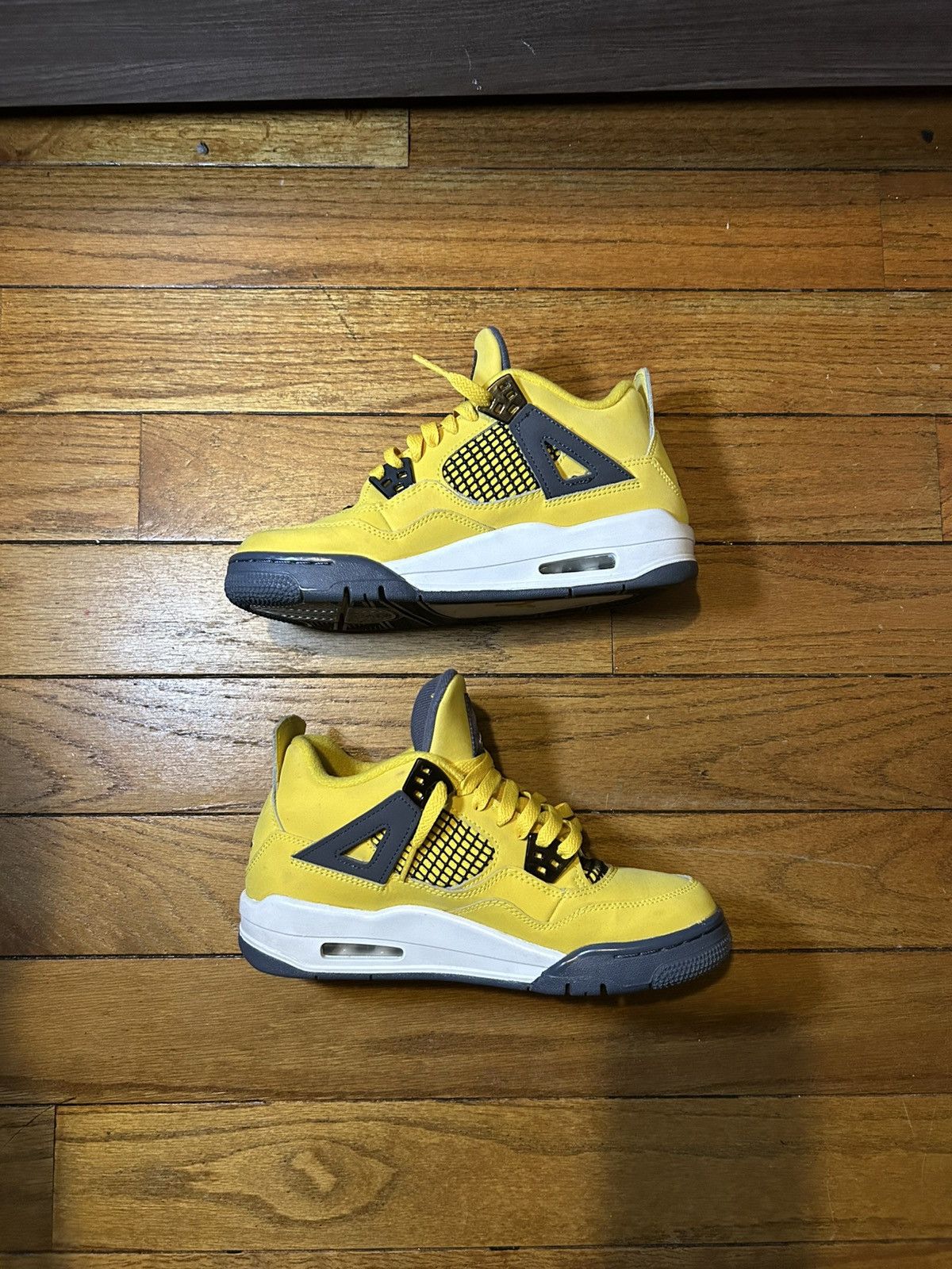 Jordan Brand Nike Air Jordan 4 Retro “Lightning” (2021) Size US 6 / EU 39 - 8 Thumbnail