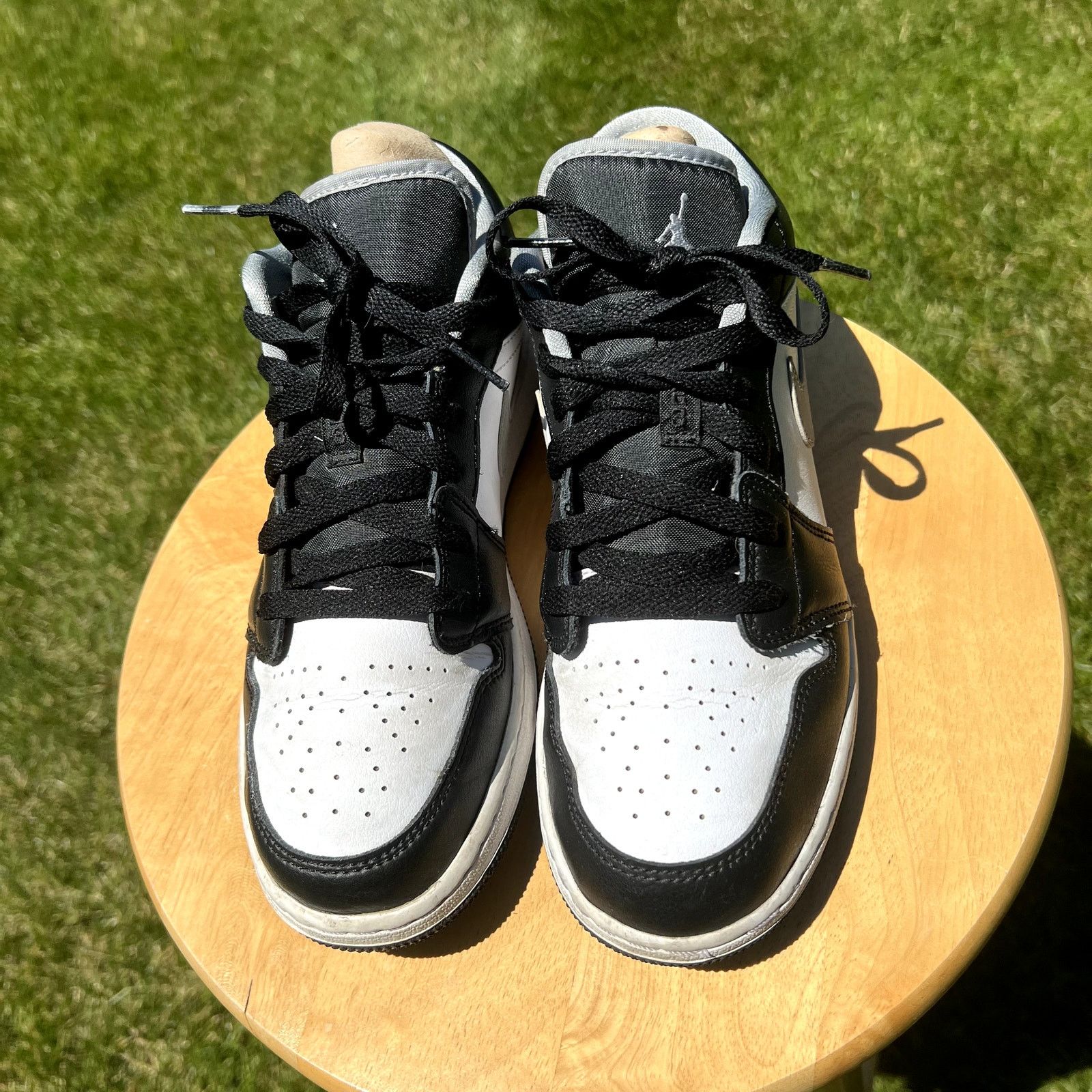 Jordan Brand × Nike Size 7 - Air Jordan 1 Low GS Black Medium Grey Shoes Size US 7 / EU 40 - 3 Thumbnail