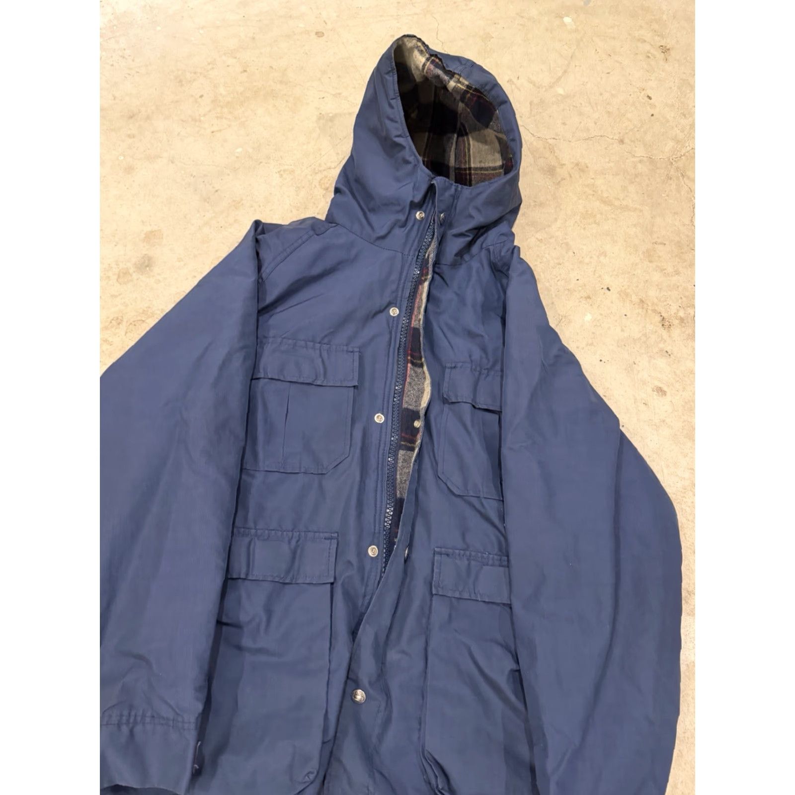 Vintage VINTAGE Woolrich Hooded Parka Jacket Ski Mens Size Medium Blue Gore Tex Mountain Lite Full Zip Hooded Ski Snowboard Outdoor Coat Size US M / EU 48-50 / 2 - 4 Thumbnail