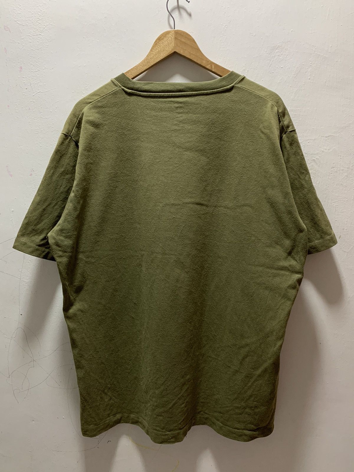 JW Anderson × Uniqlo Uniclo Jw Anderson Army Green Stitched Pocket T Shirt XL Size US XL / EU 56 / 4 - 6 Thumbnail