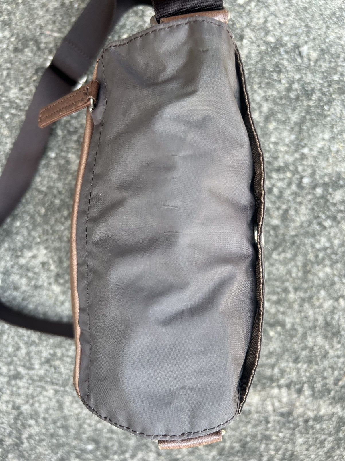 Yohji Yamamoto Vintage Yohji Yamamoto Hybrid Patina Leather Sling Bag Size ONE SIZE - 12 Thumbnail