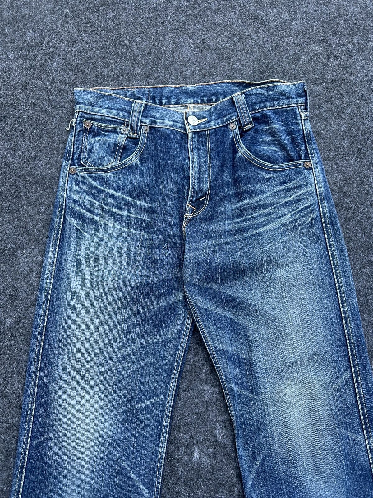 Levi's Y2k Levis 703 Faded Blue Washed Vintage Denim 31x33 D44 Size US 31 - 2 Thumbnail