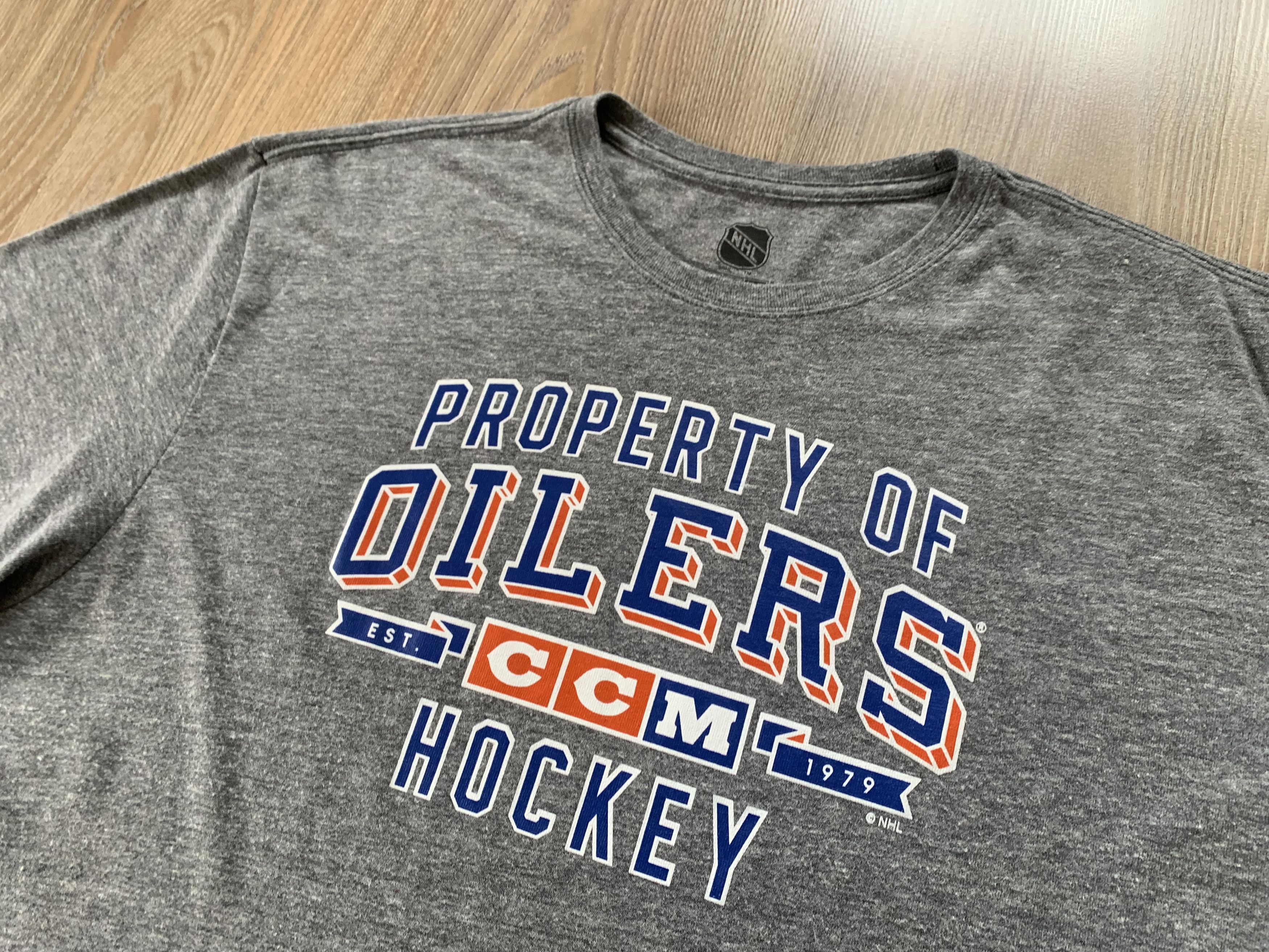 Ccm × NHL × Vintage Vintage CCM NHL Edmonton Oilers Grey T-Shirt Size US XXL / EU 58 / 5 - 4 Thumbnail
