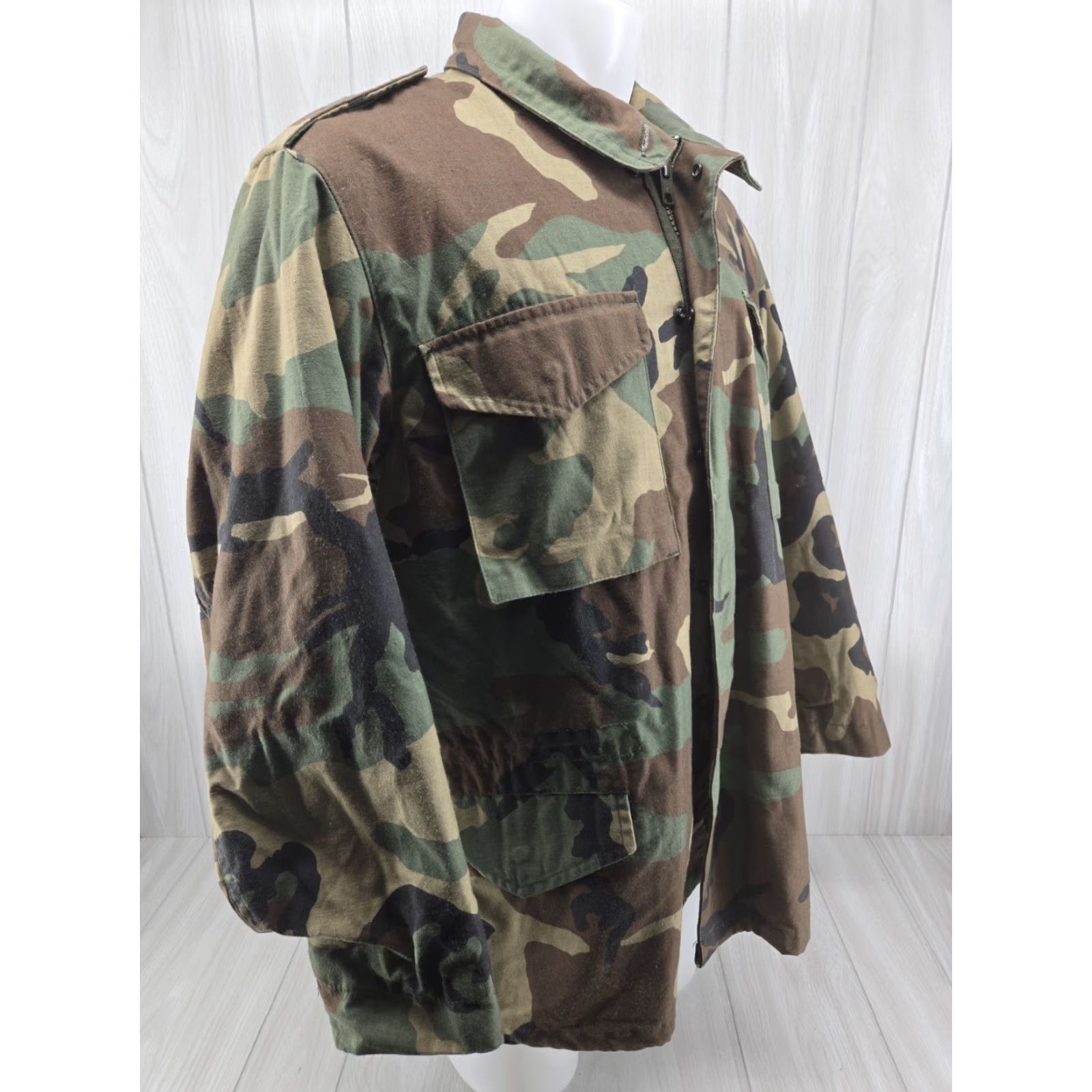Vintage VINTAGE M65 Jacket Regular Large US Army Field Woodland Camo Cold Weather Hooded Pockets Size US L / EU 52-54 / 3 - 6 Thumbnail