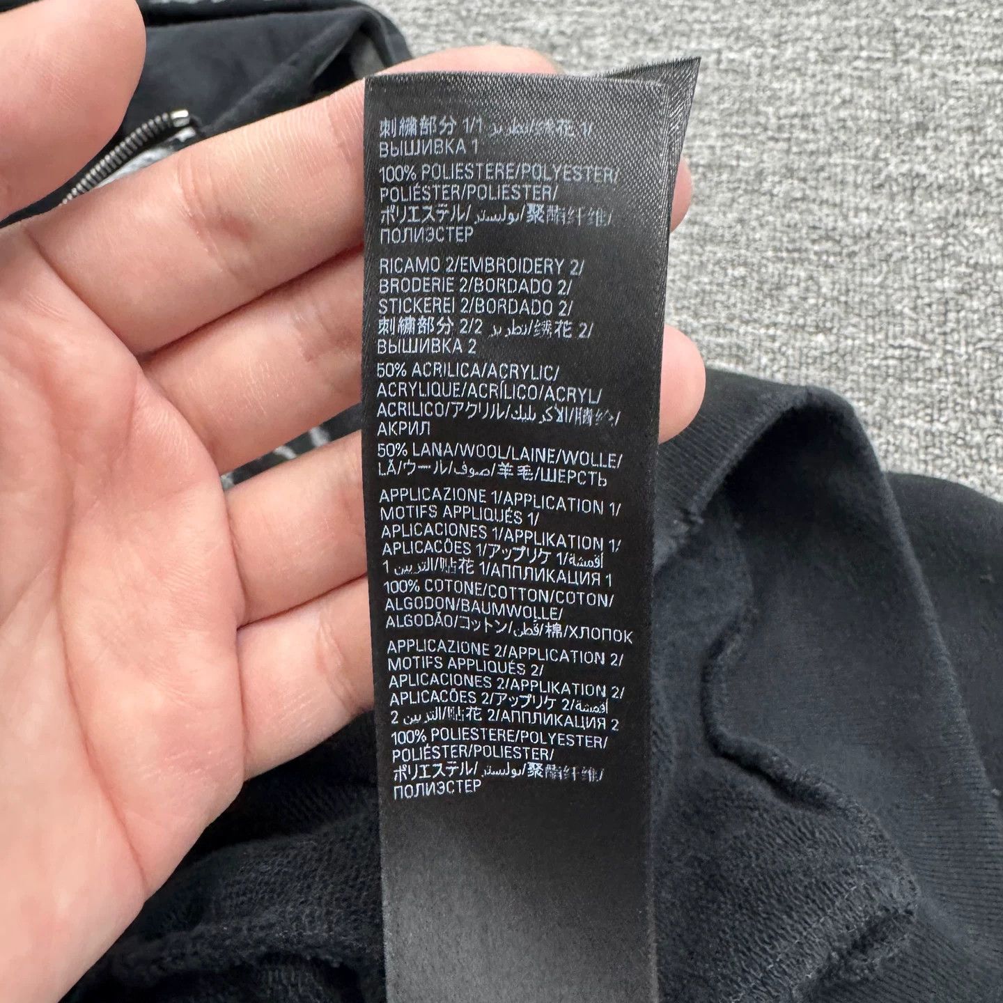 Balenciaga balenciaga man united graffiti hoodie size m Size US M / EU 48-50 / 2 - 4 Thumbnail