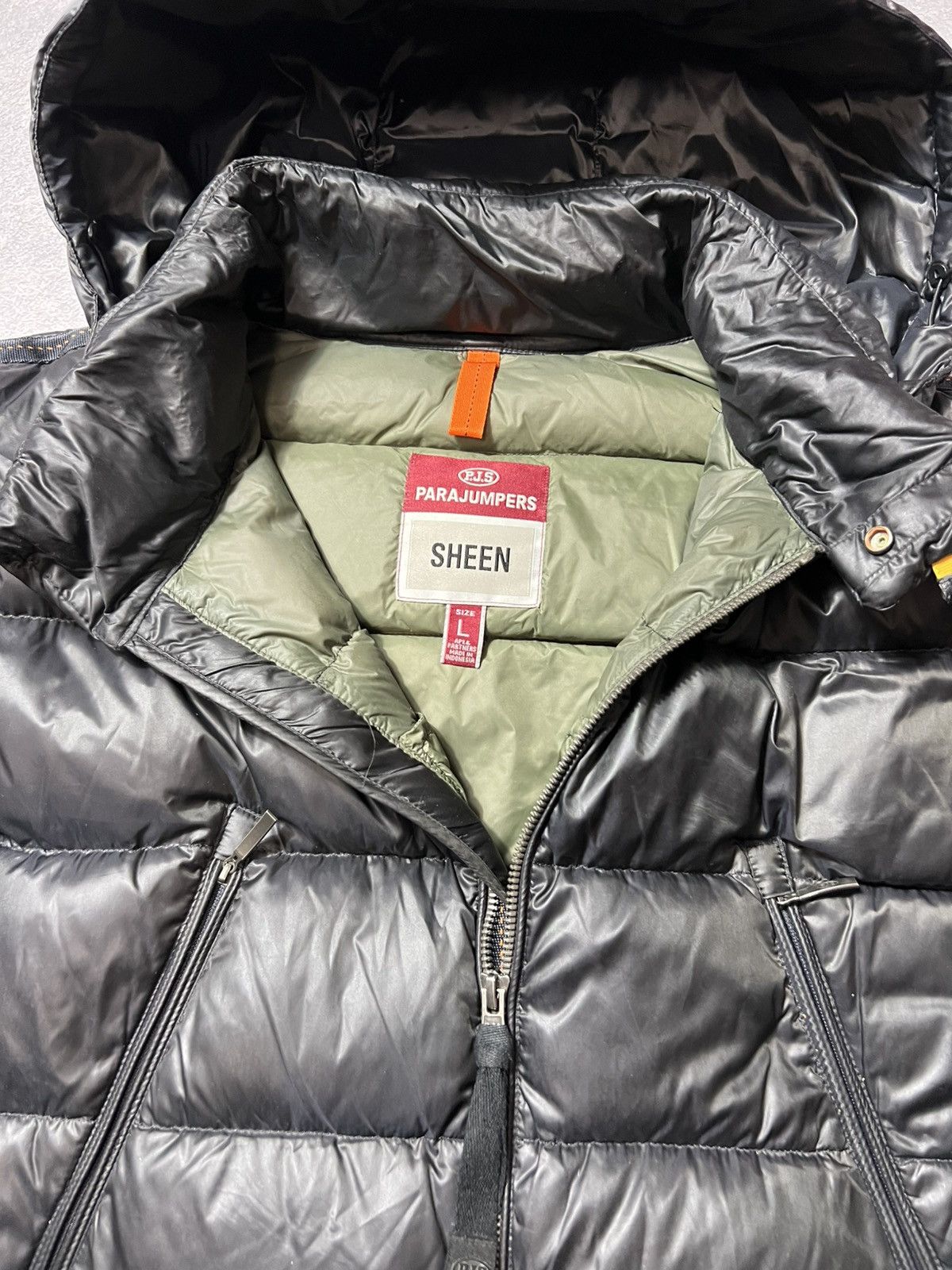 Parajumpers 🖤 PARAJUMPERS GREG DOWN JACKET — BLACK — SIZE L Size US L / EU 52-54 / 3 - 9 Thumbnail