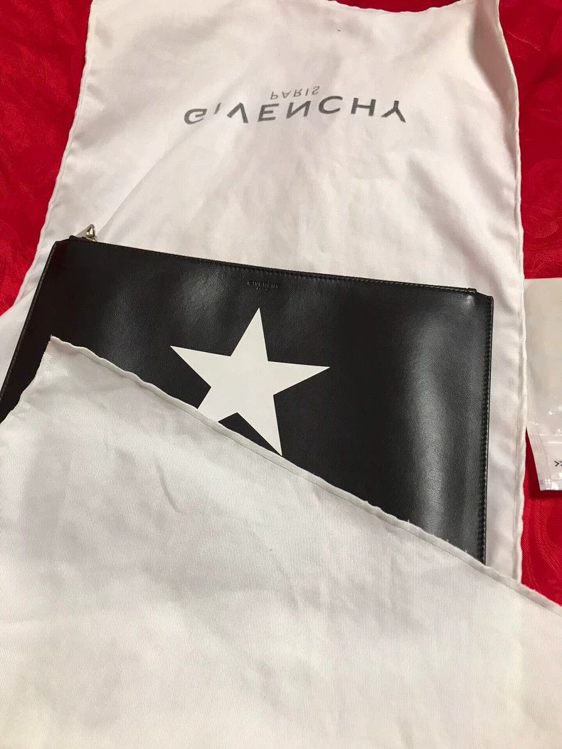 Givenchy Givenchy Rare Edition Star-shaped Men's Handbag Purchased Size ONE SIZE - 5 Thumbnail
