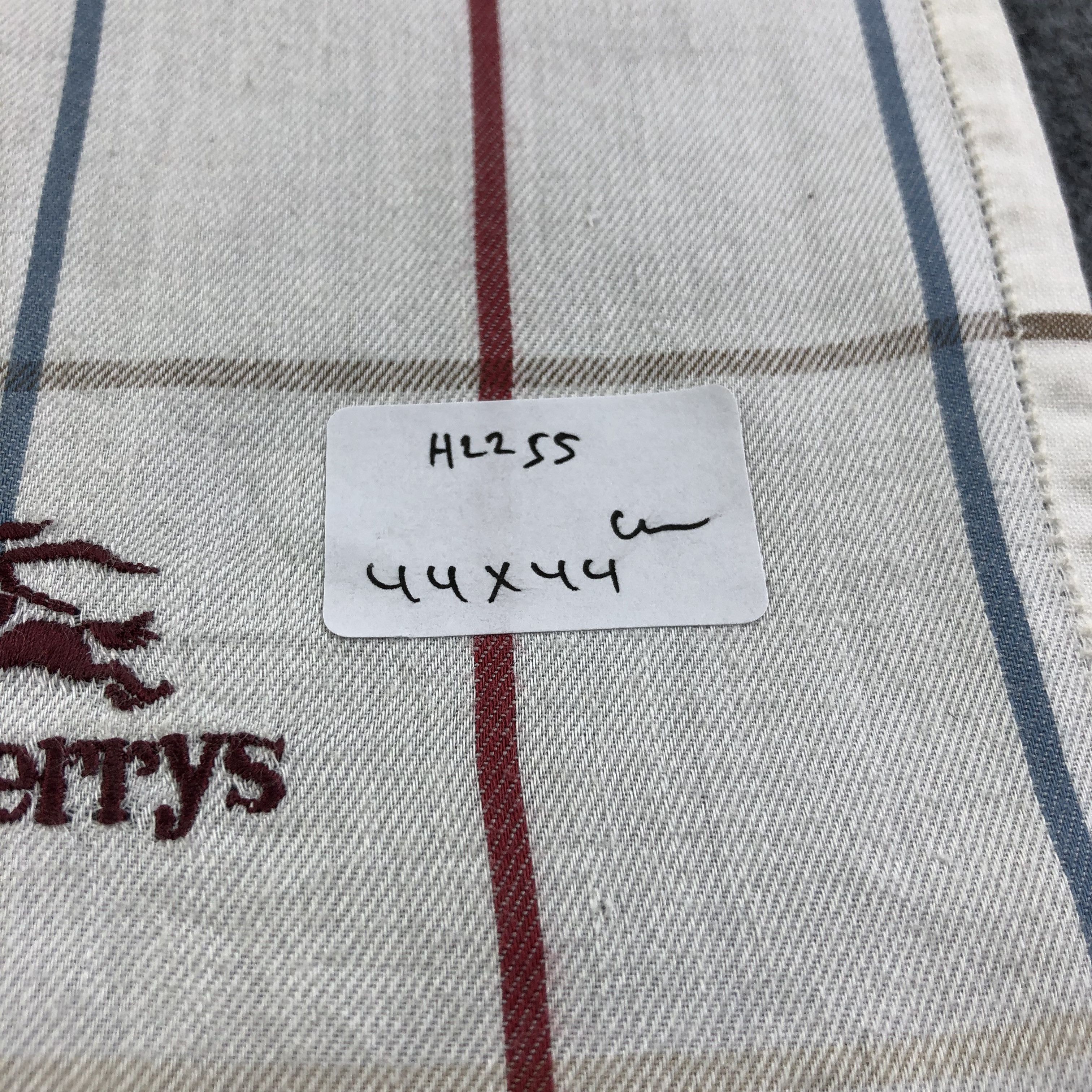 Burberry Burberrys Handkerchief Neckerchief Bandana H2255 Size ONE SIZE - 6 Thumbnail