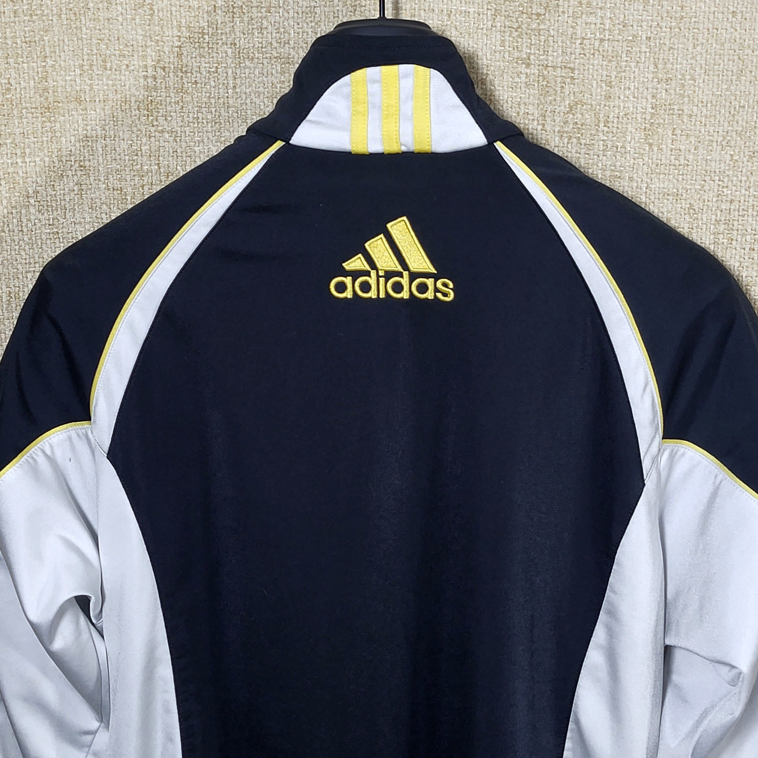 Adidas Adidas Vintage Track Jacket Y2K size M but fit L Size US M / EU 48-50 / 2 - 6 Thumbnail