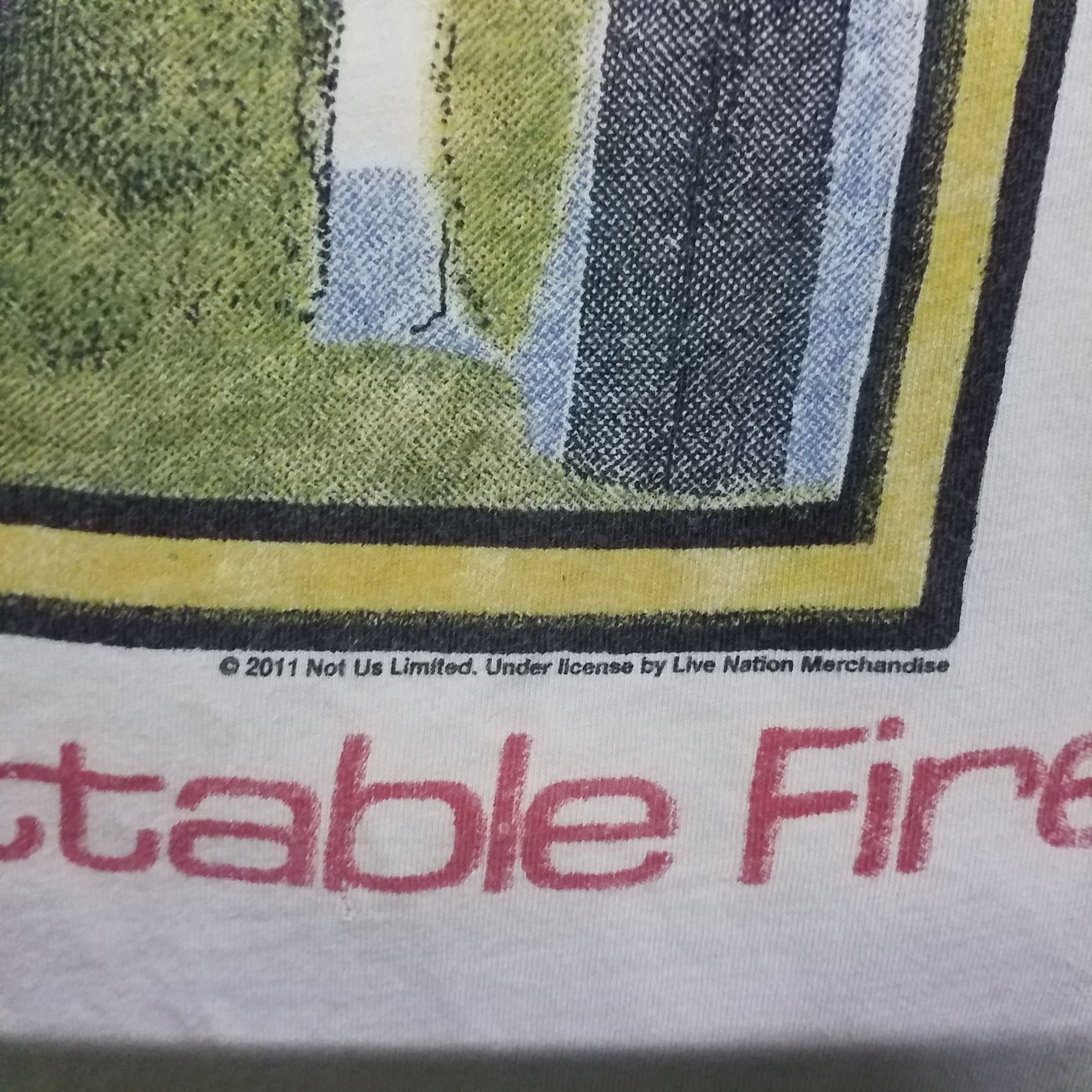 Band Tees RAGLAN U2 ON TOUR 1985 THE UNFORGETTABLE FIRE Size US L / EU 52-54 / 3 - 2 Thumbnail
