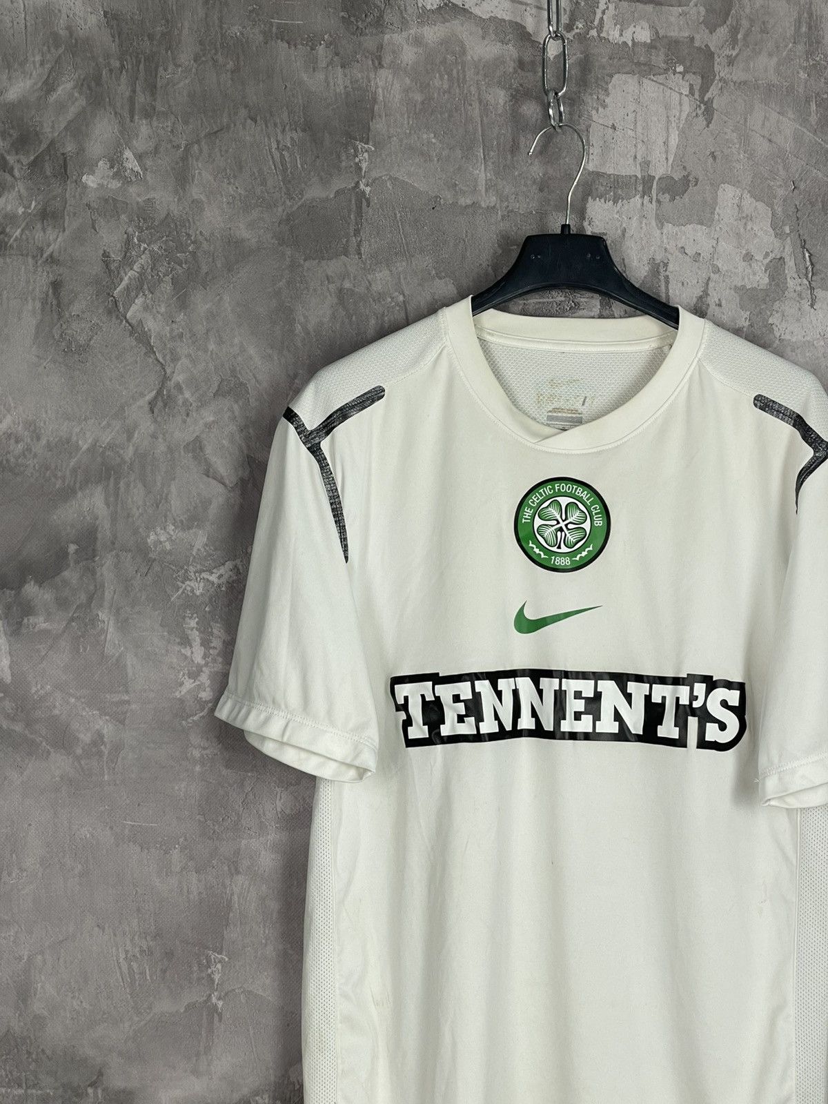 Nike Celtic Nike soccer jersey Tennents football club Size US L / EU 52-54 / 3 - 3 Thumbnail