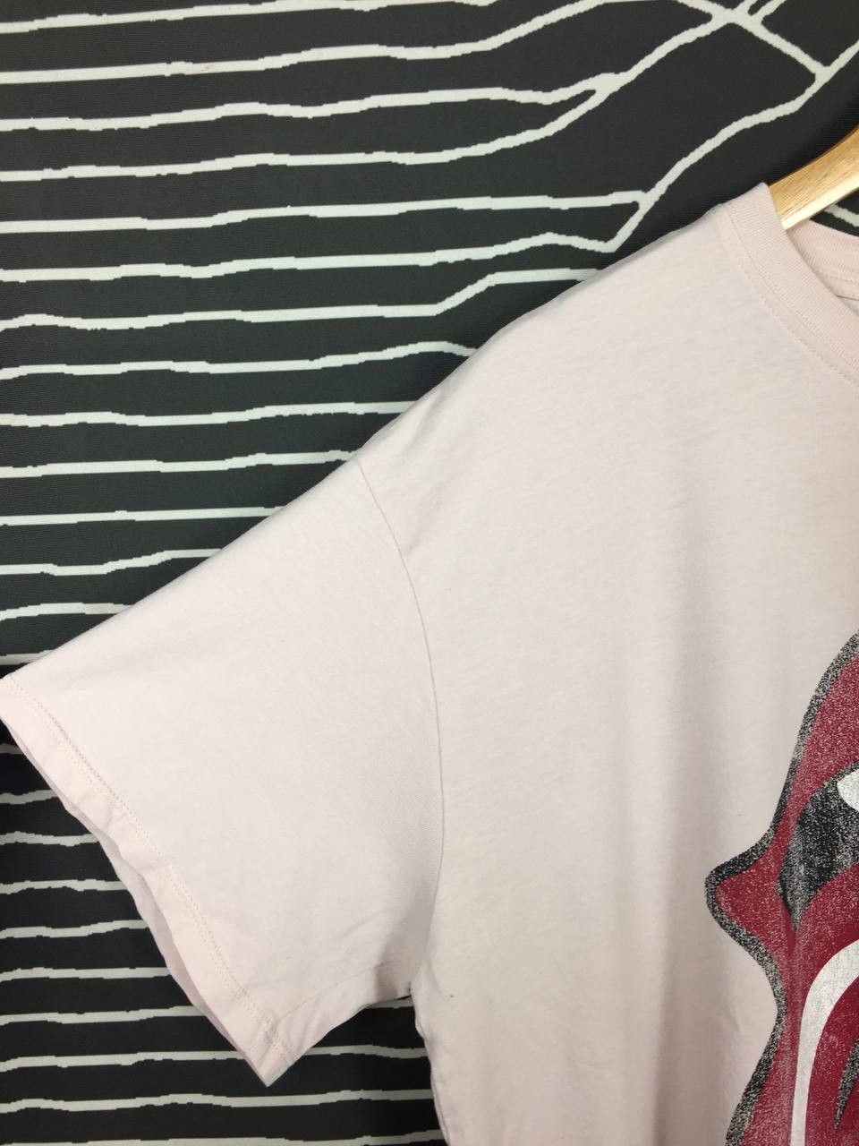 H&M H&M The Rolling Stones Oversized Printed Big Logo Tee Size US XL / EU 56 / 4 - 4 Thumbnail