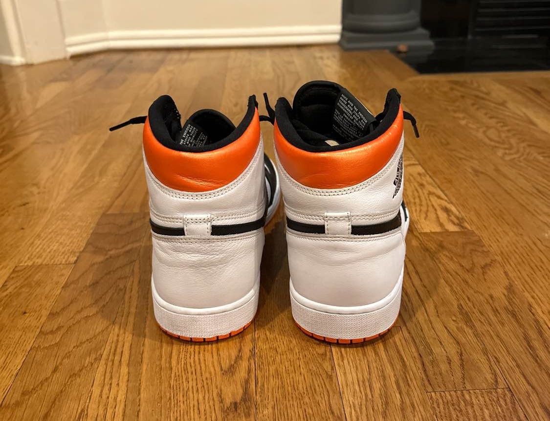 Jordan Brand Air Jordan 1 Retro High OG “Electro Orange” Size US 13 / EU 46 - 4 Thumbnail