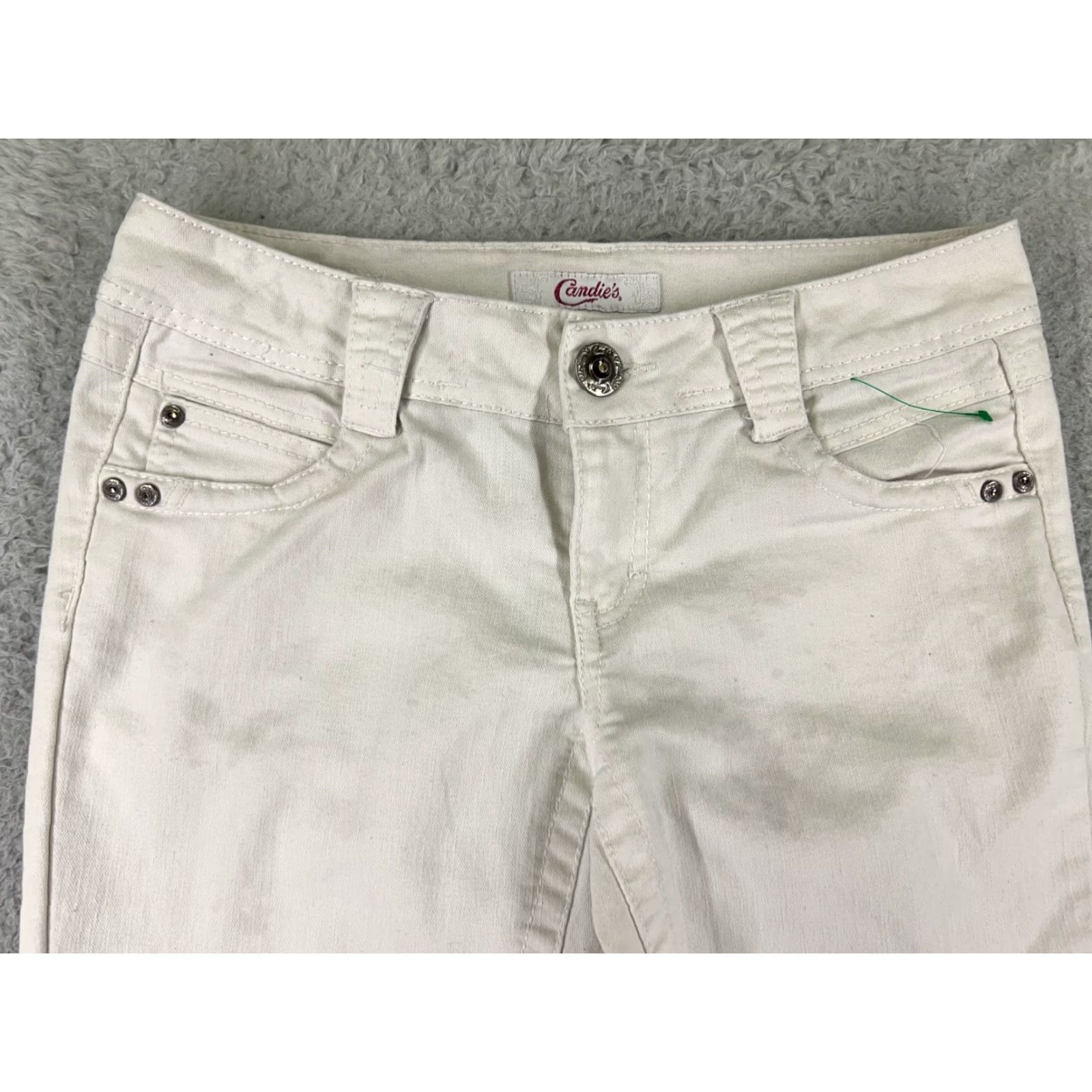 Vintage Candies Jeans Womens 7 White Denim Flared Embroidered Fleur De Lis Aztec Logo 5-Pocket Regular Jeans Womens Accessories Size 28" / US 6 / IT 42 - 7 Thumbnail