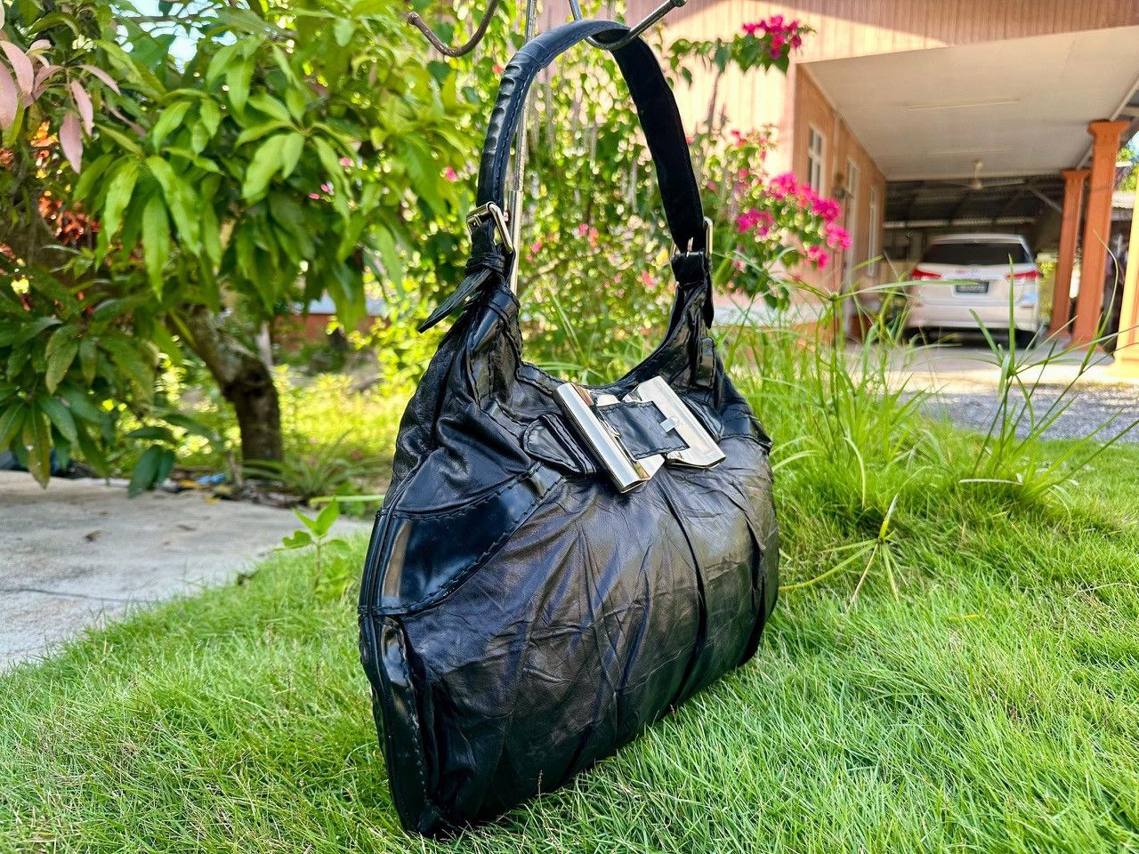 Gucci Authentic Gucci Black Dialux Coated Canvas Queen Large Hobo Size ONE SIZE - 14 Thumbnail