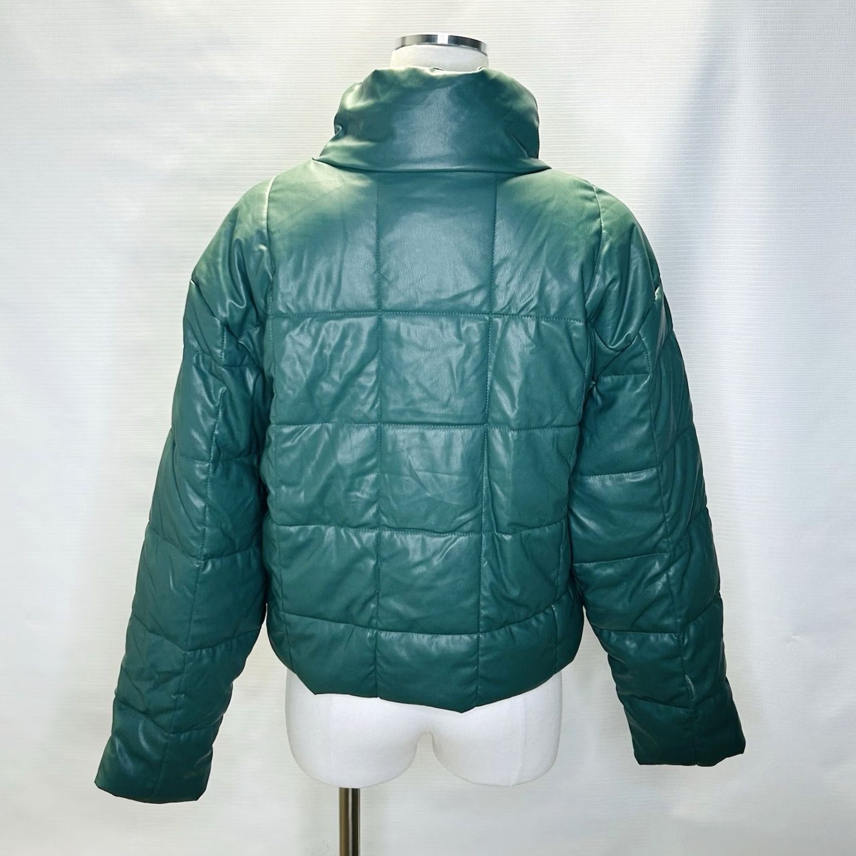 Vintage VINTAGE Windsor Love Tree Vegan Leather Puffer Crop Jacket Womens L Green Size L / US 10 / IT 46 - 3 Thumbnail