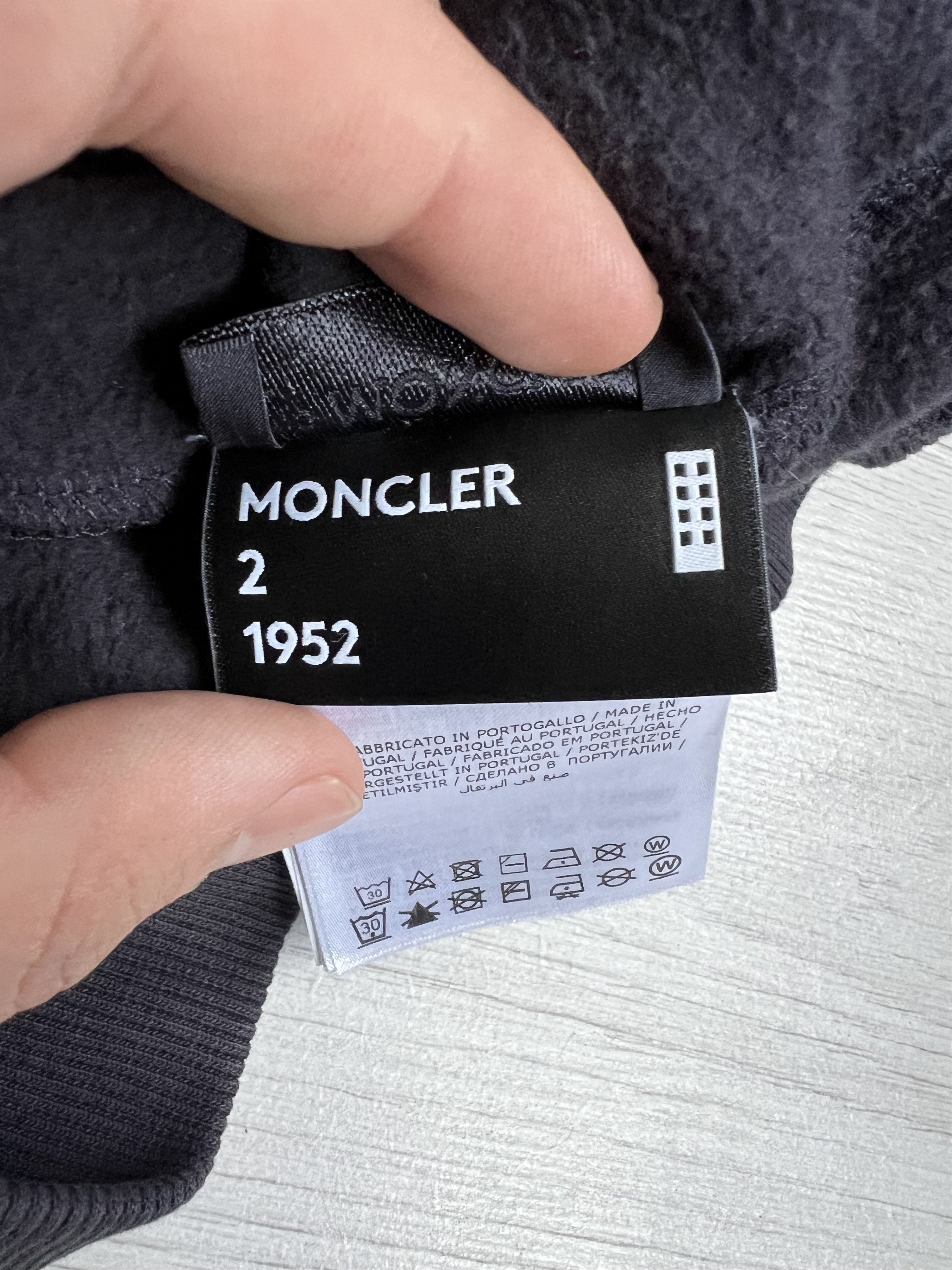 Moncler MONCLER GENIUS 2 Moncler 1952 Logo-patch Hoodie Size US M / EU 48-50 / 2 - 5 Thumbnail