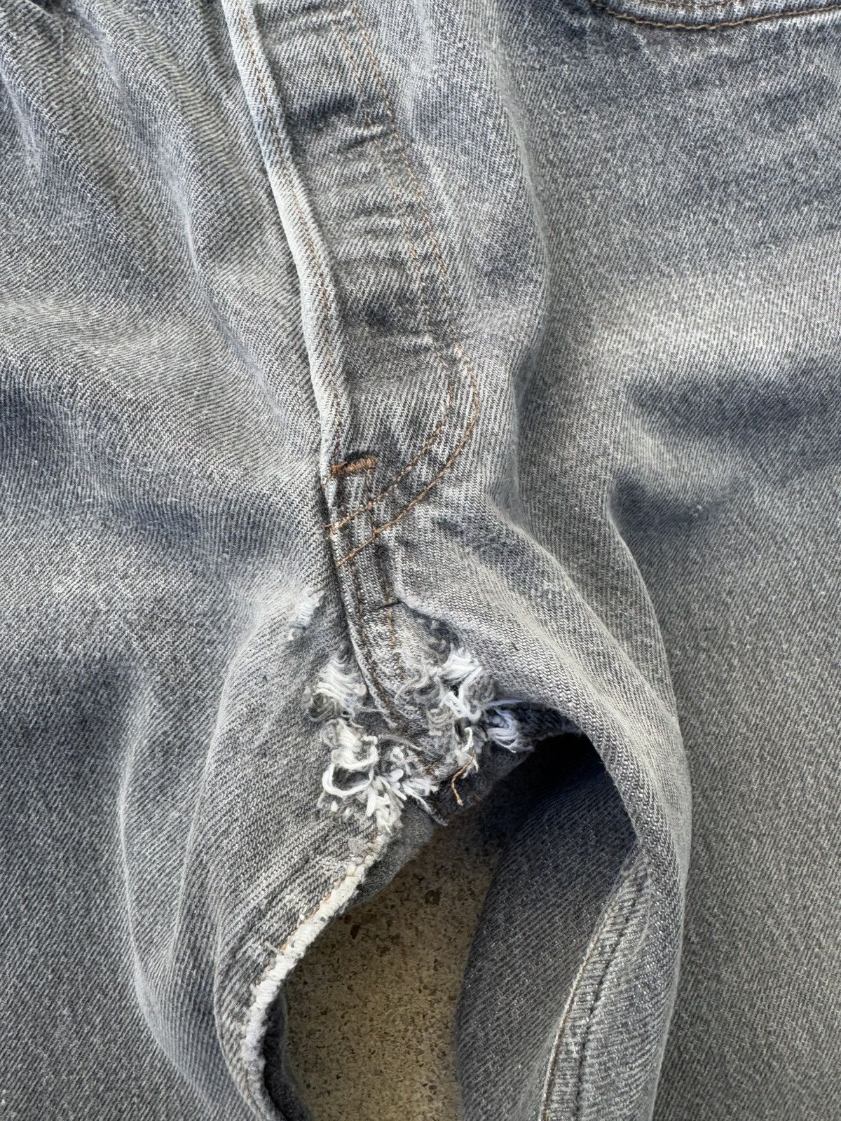Levi's × Vintage Vtg 90’s Levi’s 501xx Buttonfly Straight Faded Jeans 29x29 Size US 29 - 6 Thumbnail