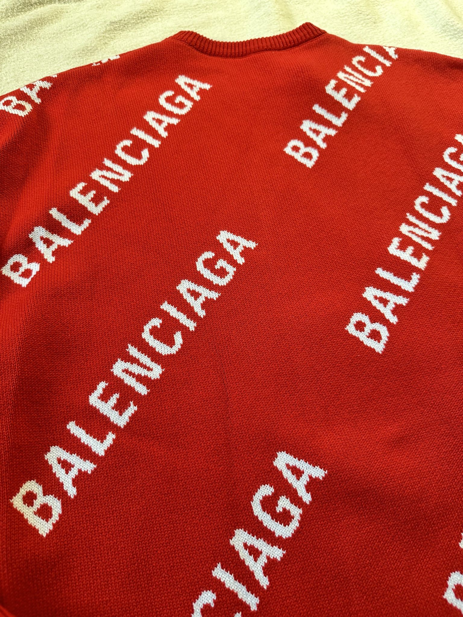 Balenciaga Balenciaga Sweater Allover Logo Red Size US XS / EU 42 / 0 - 11 Thumbnail