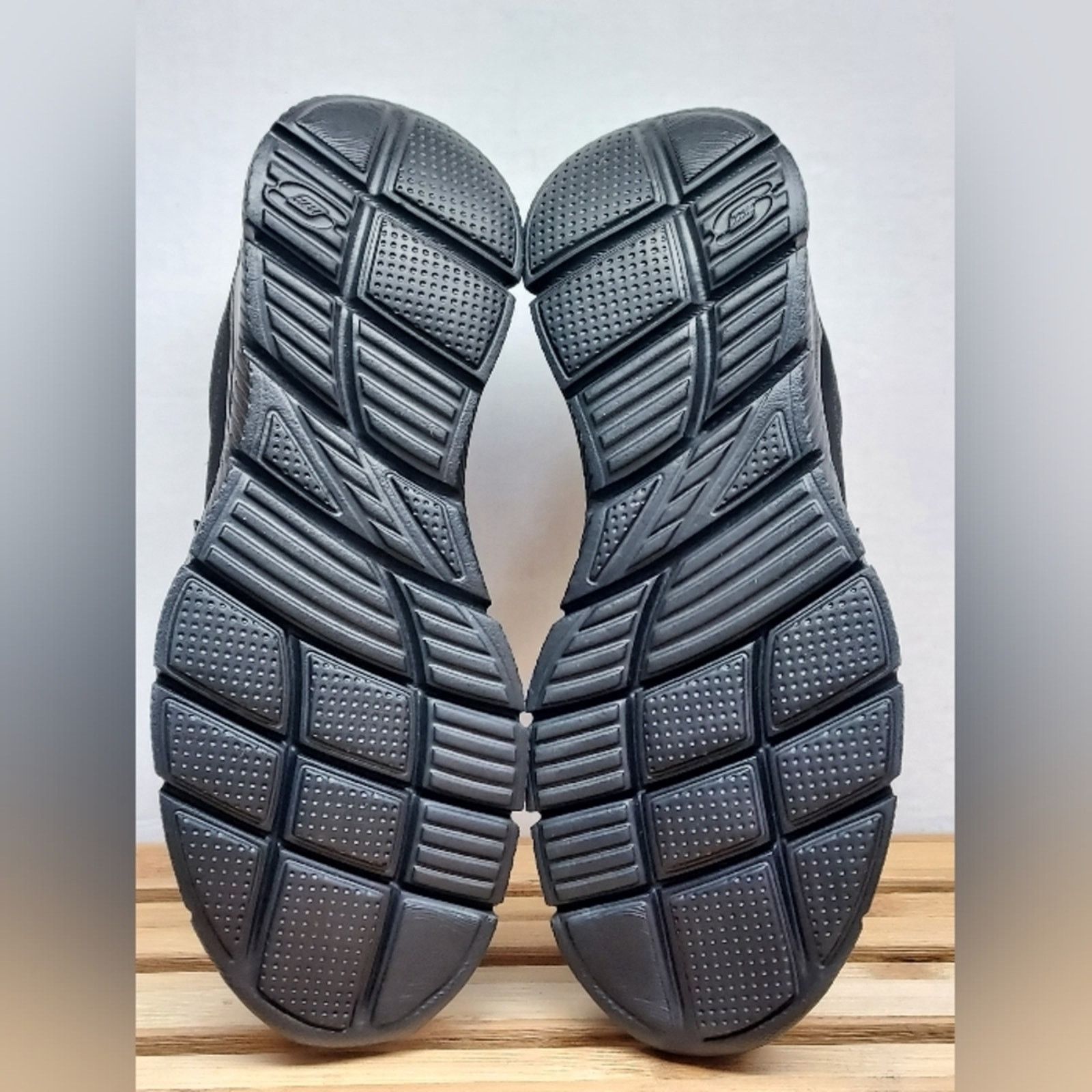 SKECHERS Skechers Mens Black Equalizer RelaxedFit SlipOn Shoes Size 7 Size US 7 / EU 40 - 4 Thumbnail