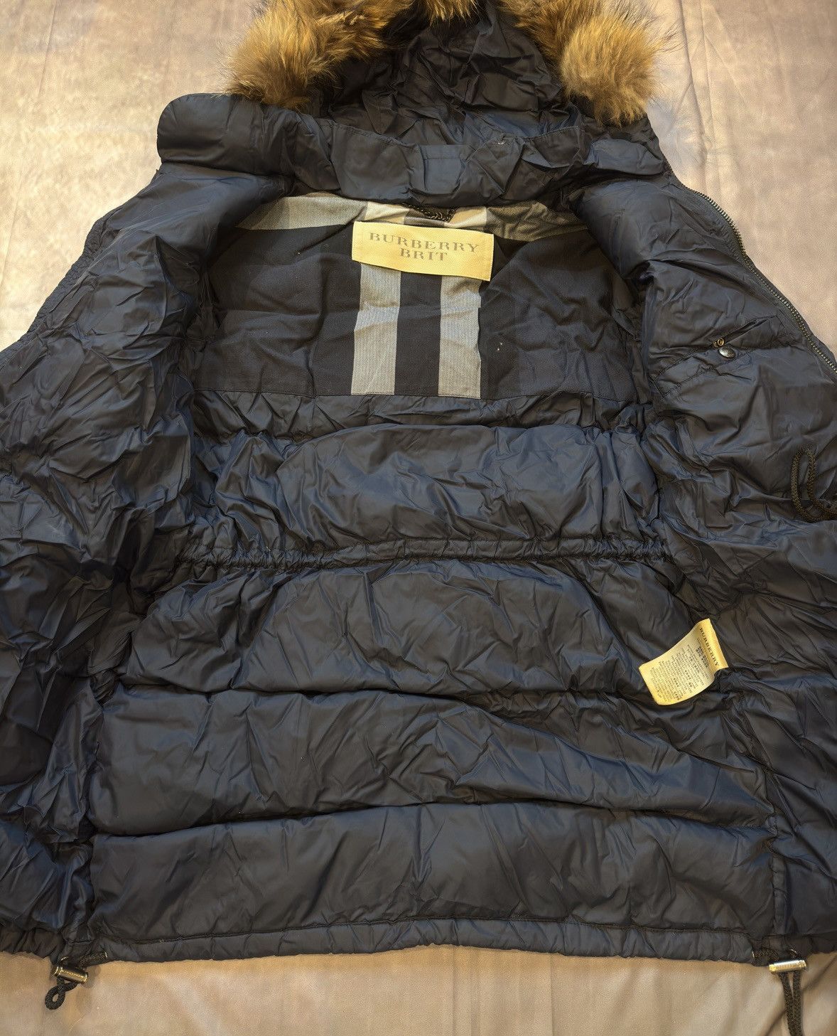 Burberry Navy Puffer Winter Parka with Real Fur Hood Burberry Size XL / US 12-14 / IT 48-50 - 6 Thumbnail