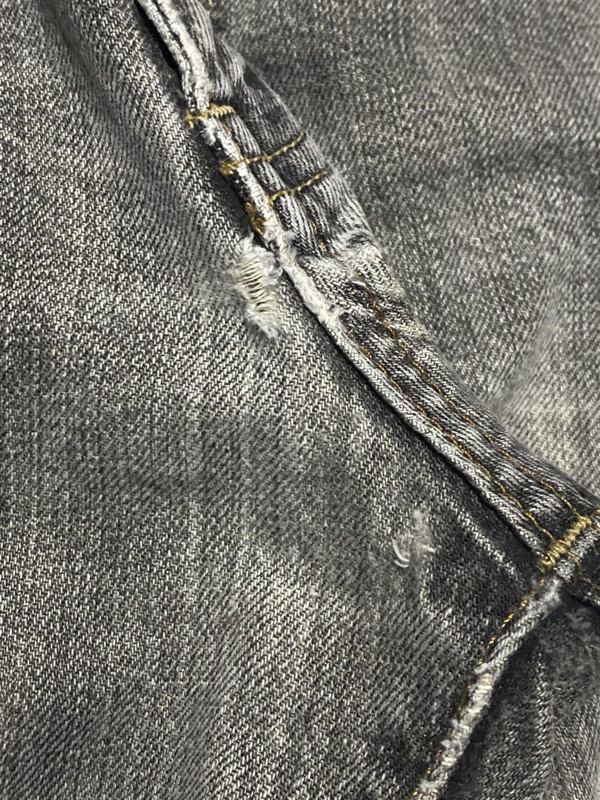 Wrangler Vintage Wrangler Faded Wash Distressed Jeans Size US 29 - 10 Thumbnail
