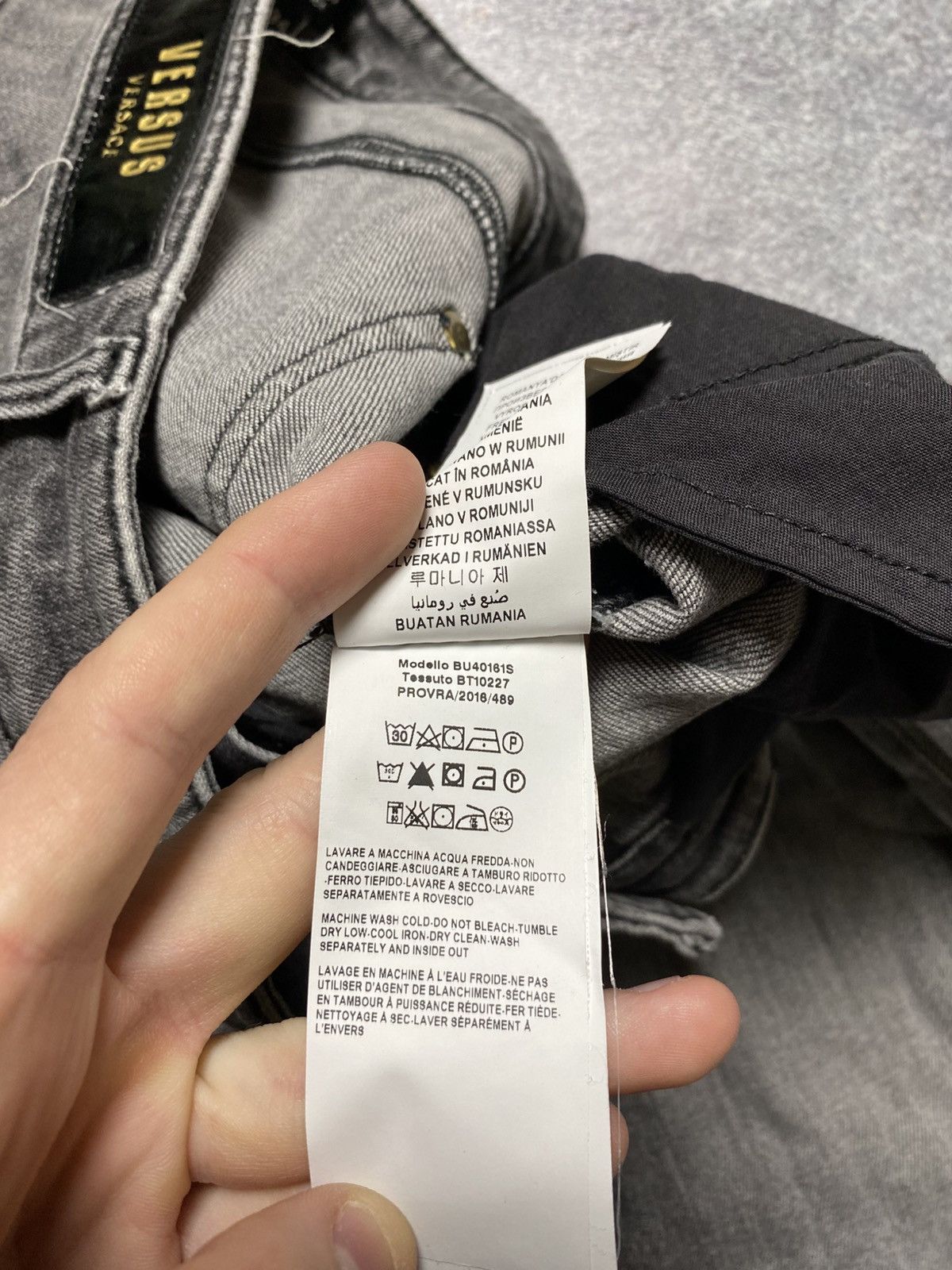 Versace × Vintage Versus Versace jeans Size M grey Size US 32 / EU 48 - 10 Thumbnail