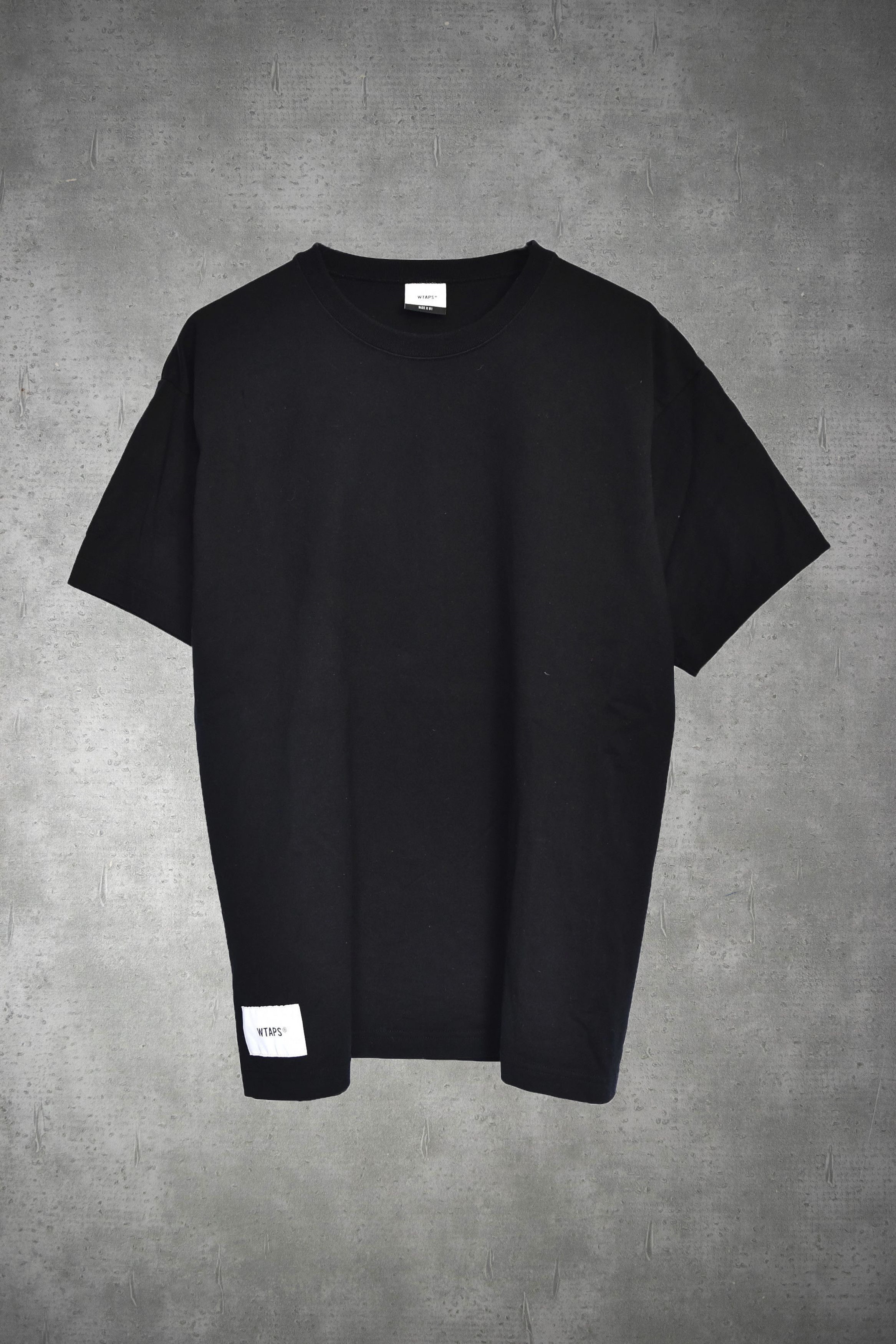 image of Descendant/plain Black T-Shirt/14784 - 0716 58, Men's (Size Medium)