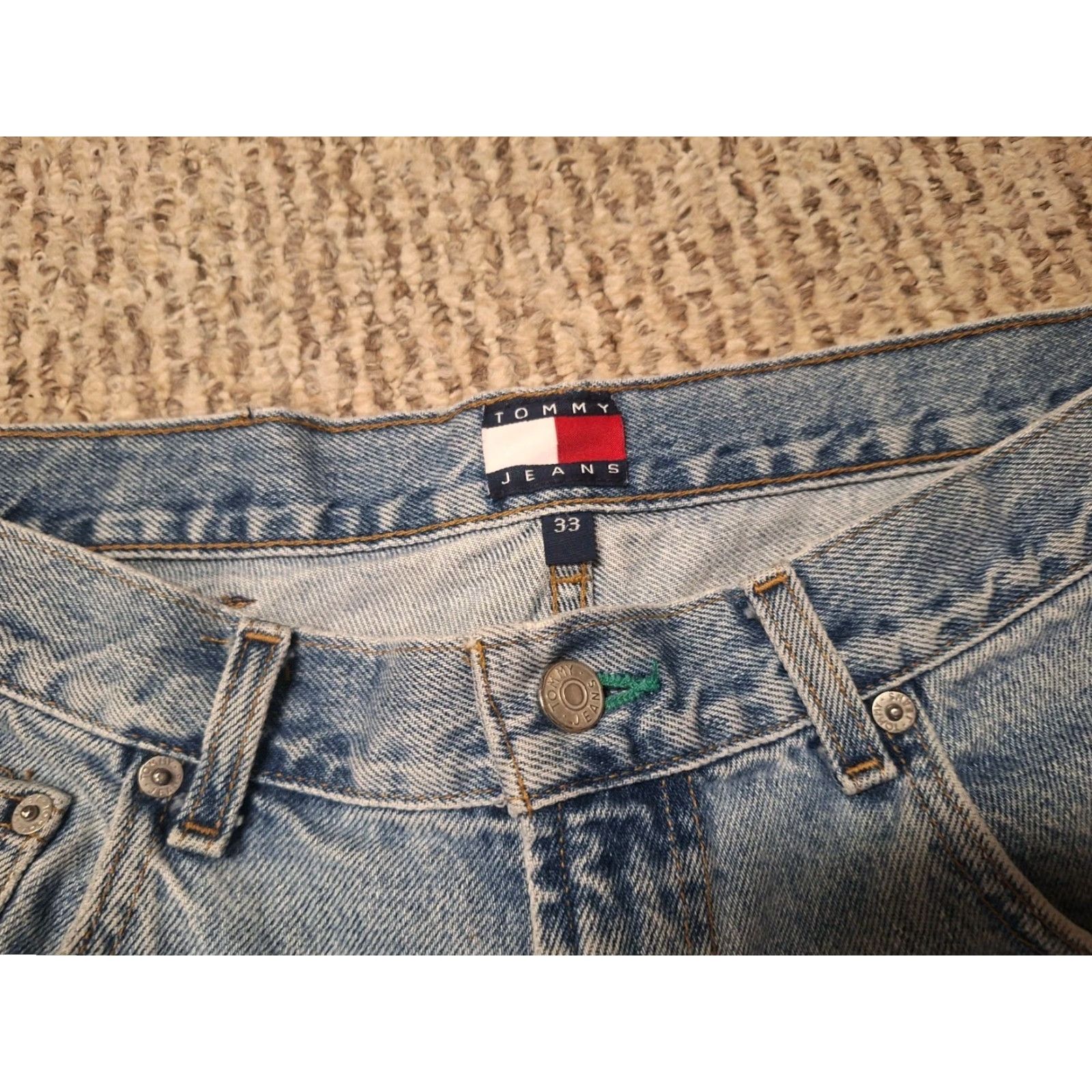 Tommy Hilfiger VINTAGE Tommy Hilfiger Embroidered Retro Shorts Mens Size 33 Denim 90s Jorts Size US 33 - 3 Thumbnail