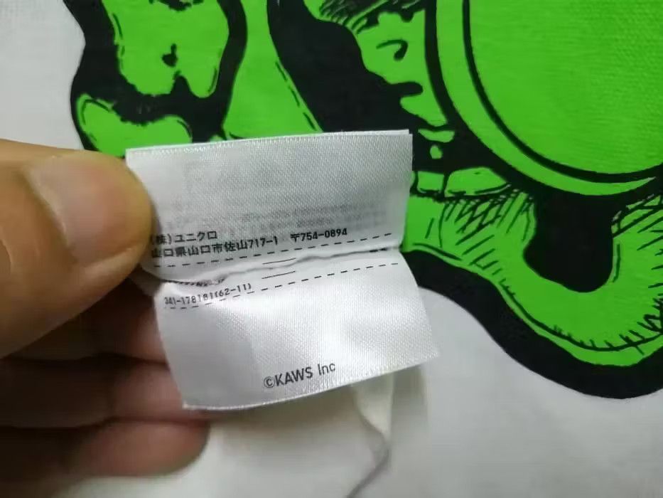 Japanese Brand × Kaws × Vintage 🔥 Rare 🔥 Vintage kaws Very Rare Size US M / EU 48-50 / 2 - 6 Thumbnail