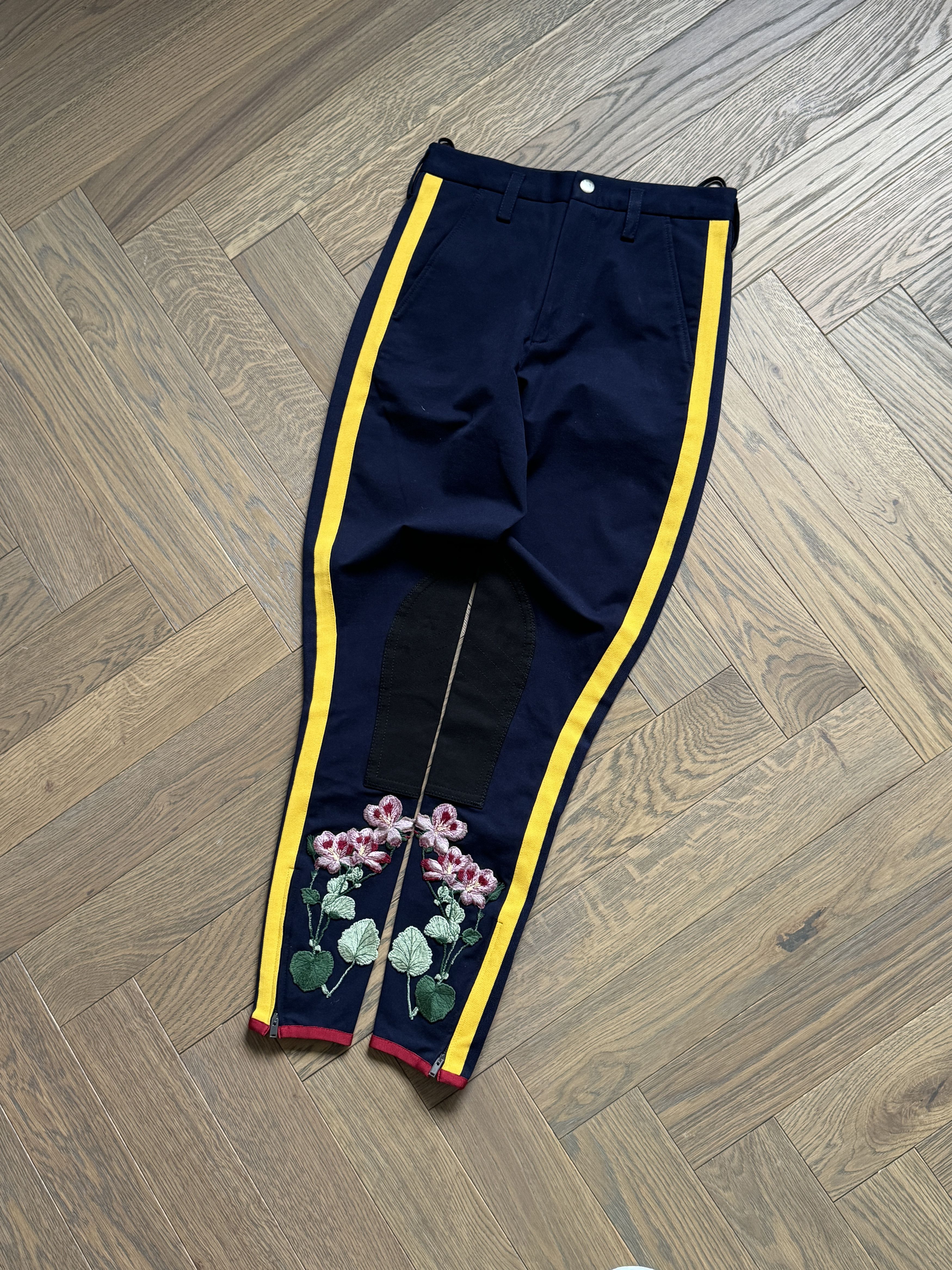 Gucci Gucci embroidered riding trousers Size 26" / US 2 / IT 38 - 2 Thumbnail