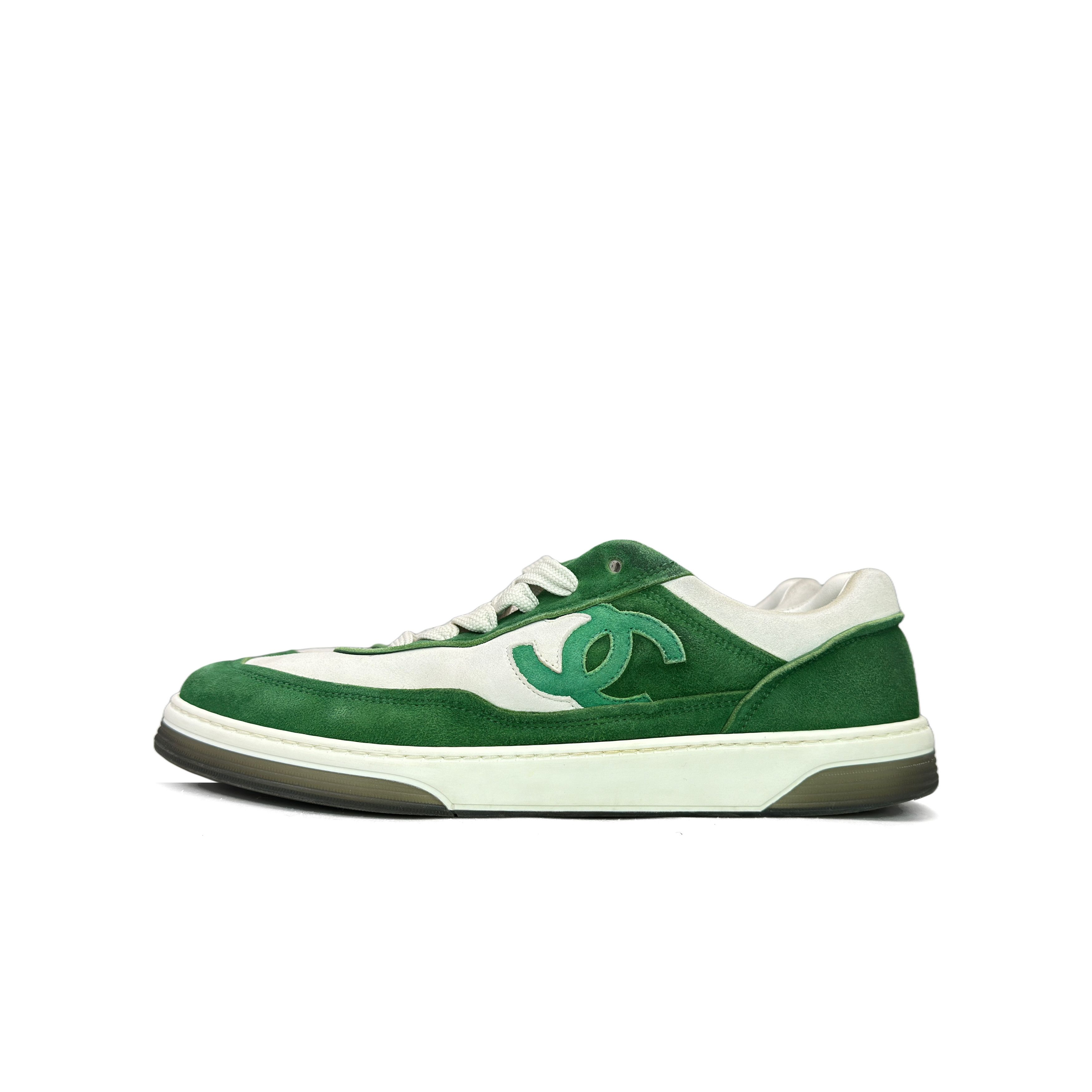 Chanel CHANEL Green Leather Low-Top Sneakers Size 40 Size US 7 / EU 40 - 1 Thumbnail