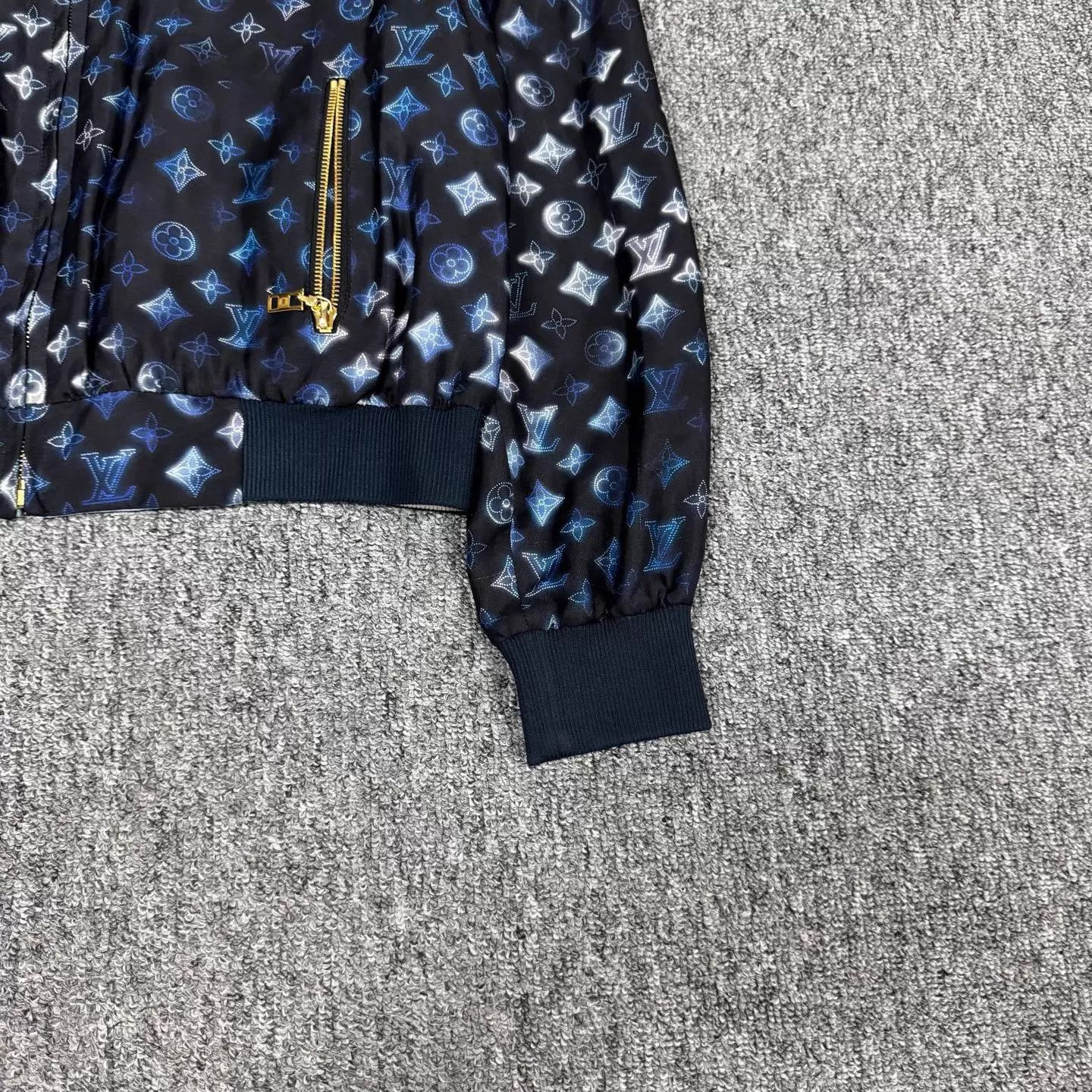 Louis Vuitton LV Blue 2-Sided Gradient Monogram Shell Jacket 38 Size S / US 4 / IT 40 - 5 Thumbnail