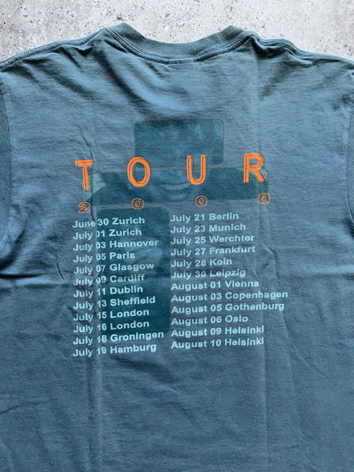 Band Tees 🔥VINTAGE TINA TURNER TWENTY FOUR SEVEN 2000 TOUR T-SHIRT Size US M / EU 48-50 / 2 - 14 Thumbnail