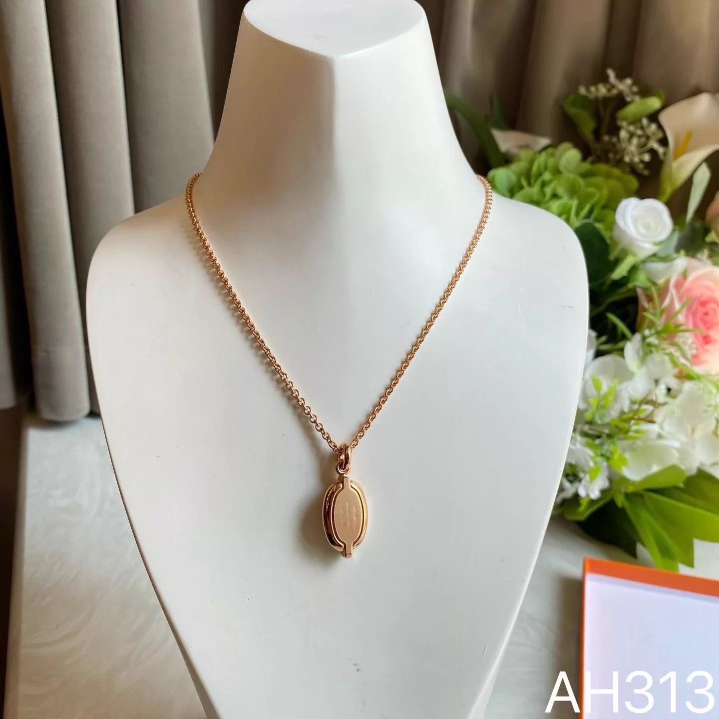 Hermes Hermes Pig Nose Necklace, Cream White & Rose Gold, New, Film Size ONE SIZE - 7 Thumbnail