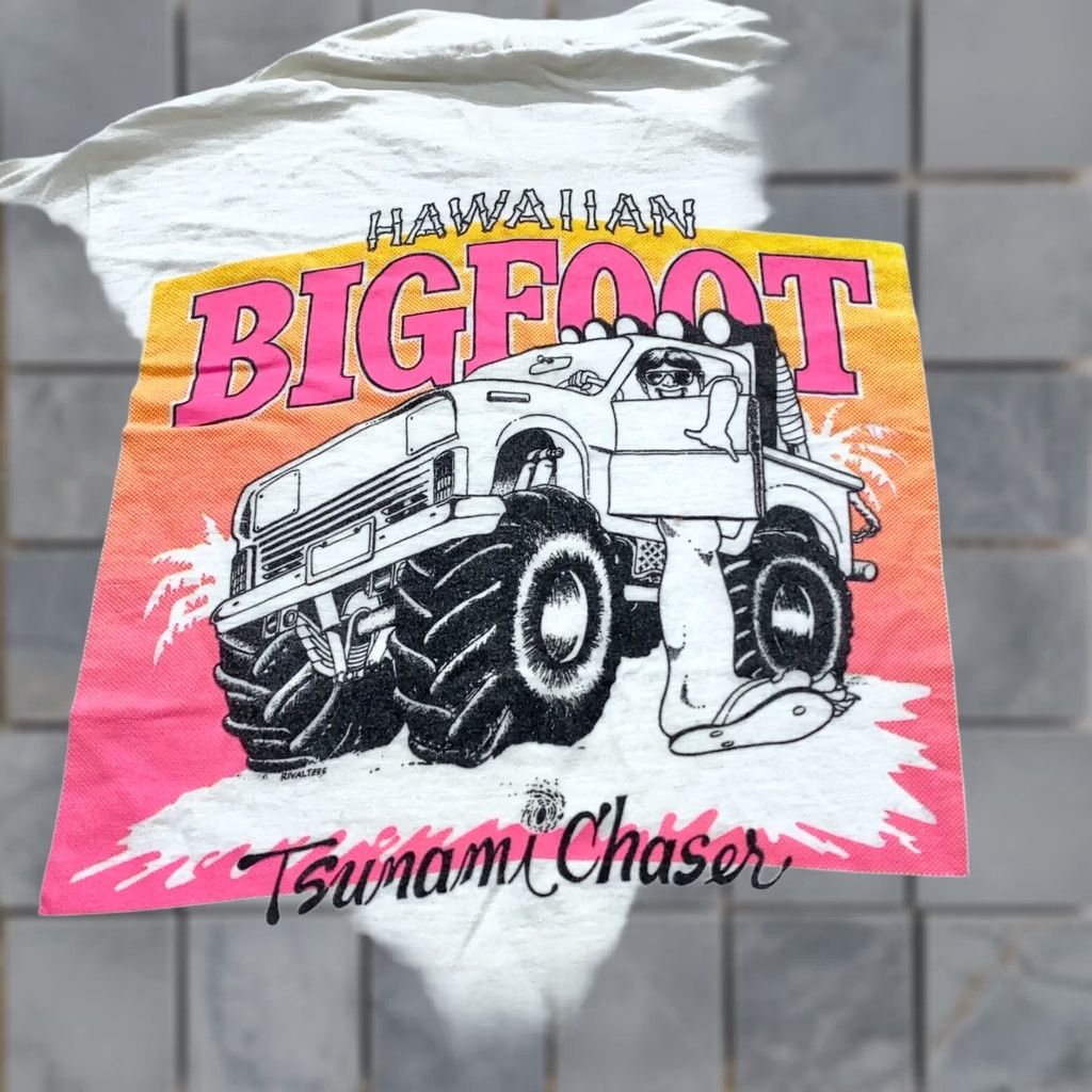 Vintage VINTAGE HAWAIIAN BIGFOOT TSUNAMI CHASER POCKET T-Shirt XS single stitch 80s 90s Mens Size US XS / EU 42 / 0 - 1 Thumbnail
